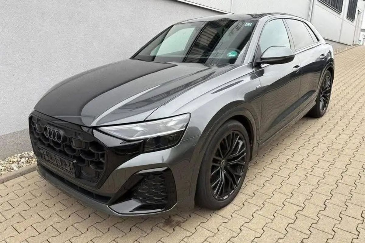 AUDI Q8 50TDI S LINE image 2