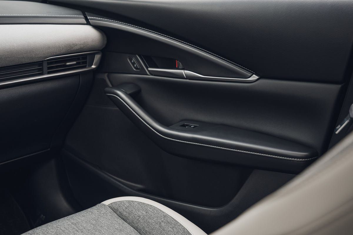 Mazda CX-30 image 13