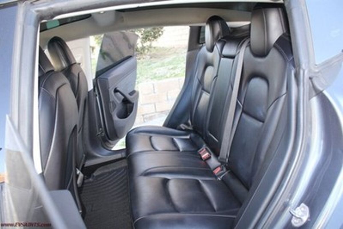 Tesla Model 3 Long Range image 10