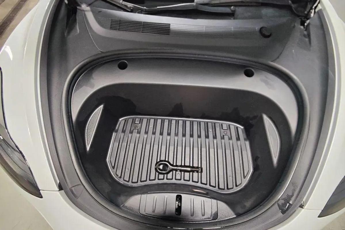 Tesla Model 3 image 3