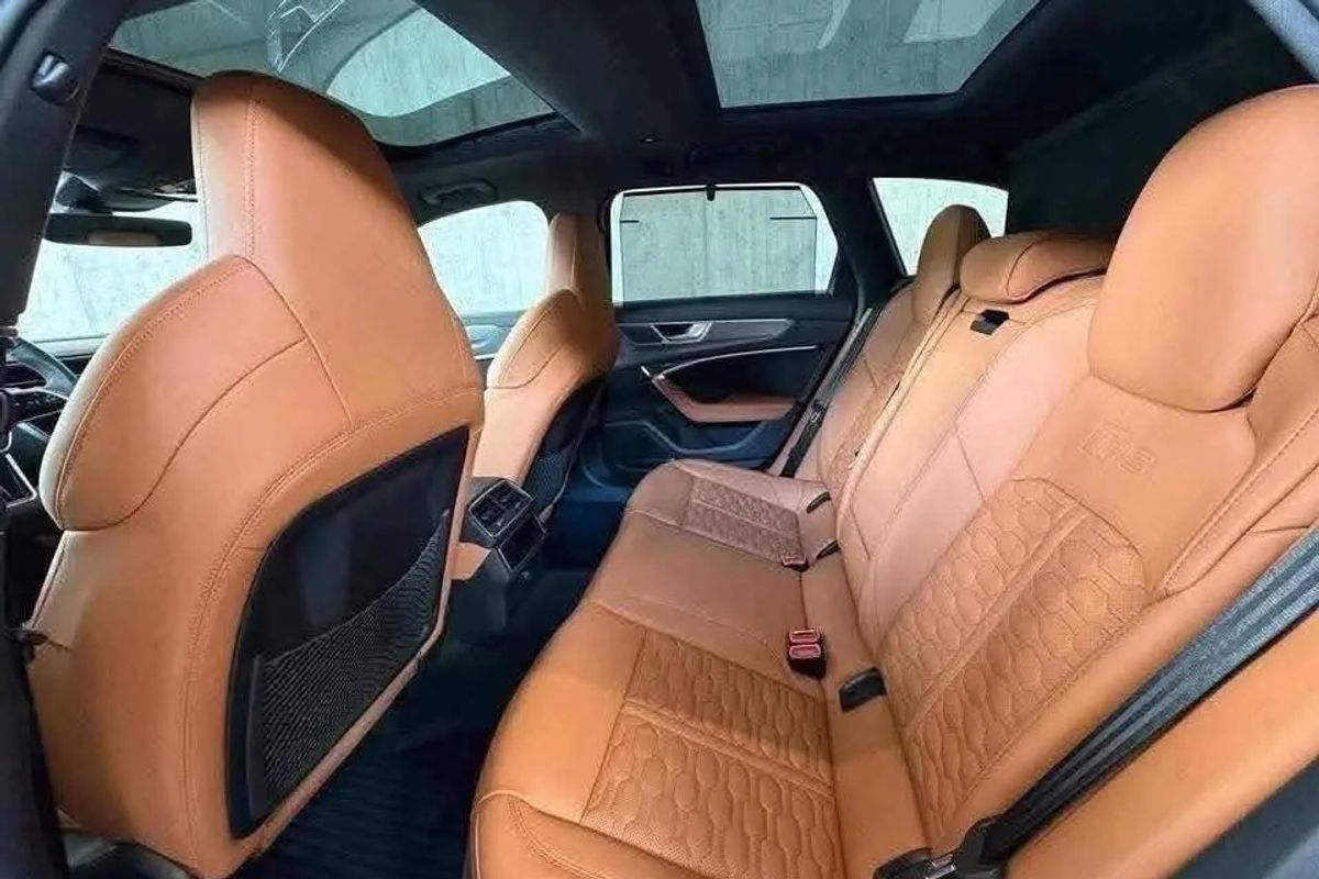 AUDI RS6 image 9