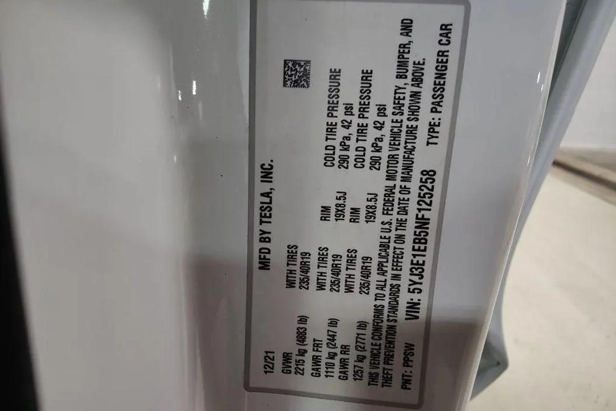 Tesla Model 3 image 9