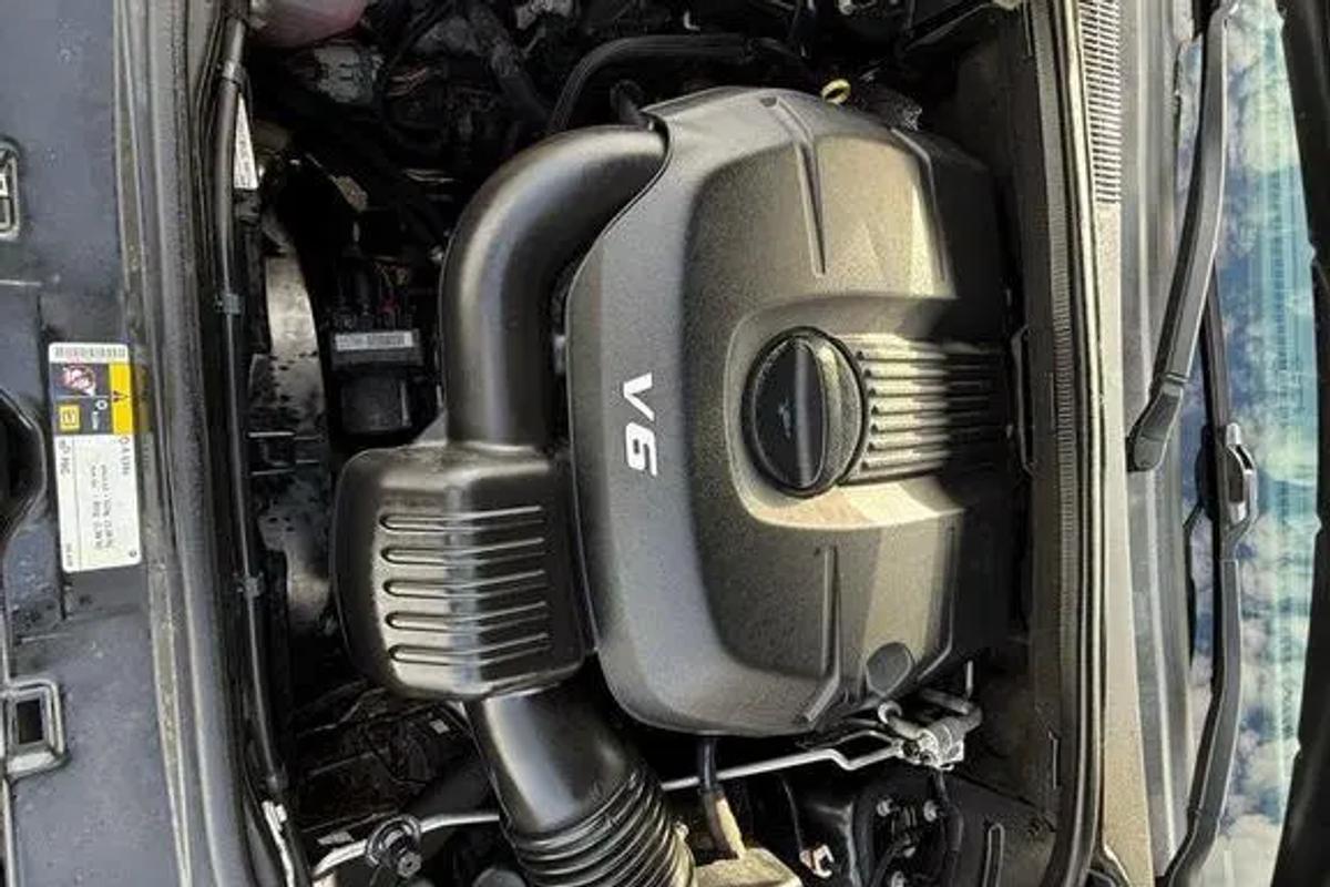 Jeep Grand Cherokee Summit image 17