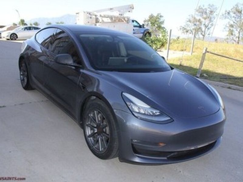 Tesla Model 3 Long Range