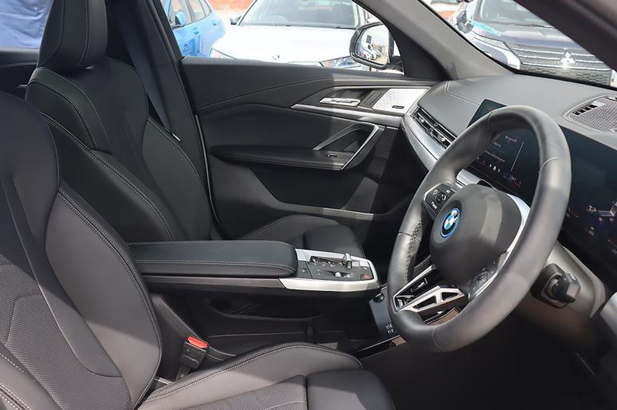BMW iX2 xDrive30 M Sport U10 Auto AWD image 15