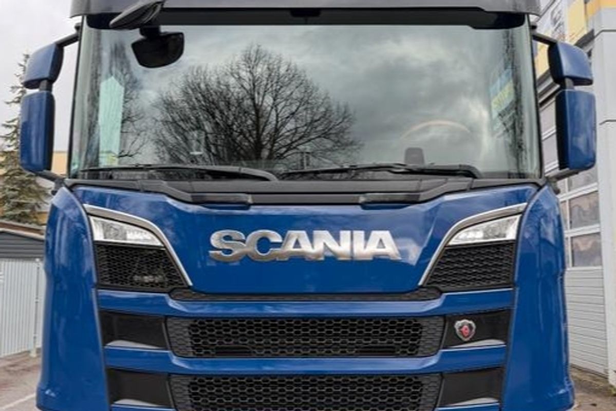 Scania R 520 image 1