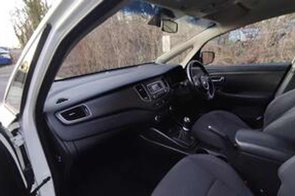 Kia Carens 1.6 GDi 1 Euro 6 (s/s) 5dr image 10