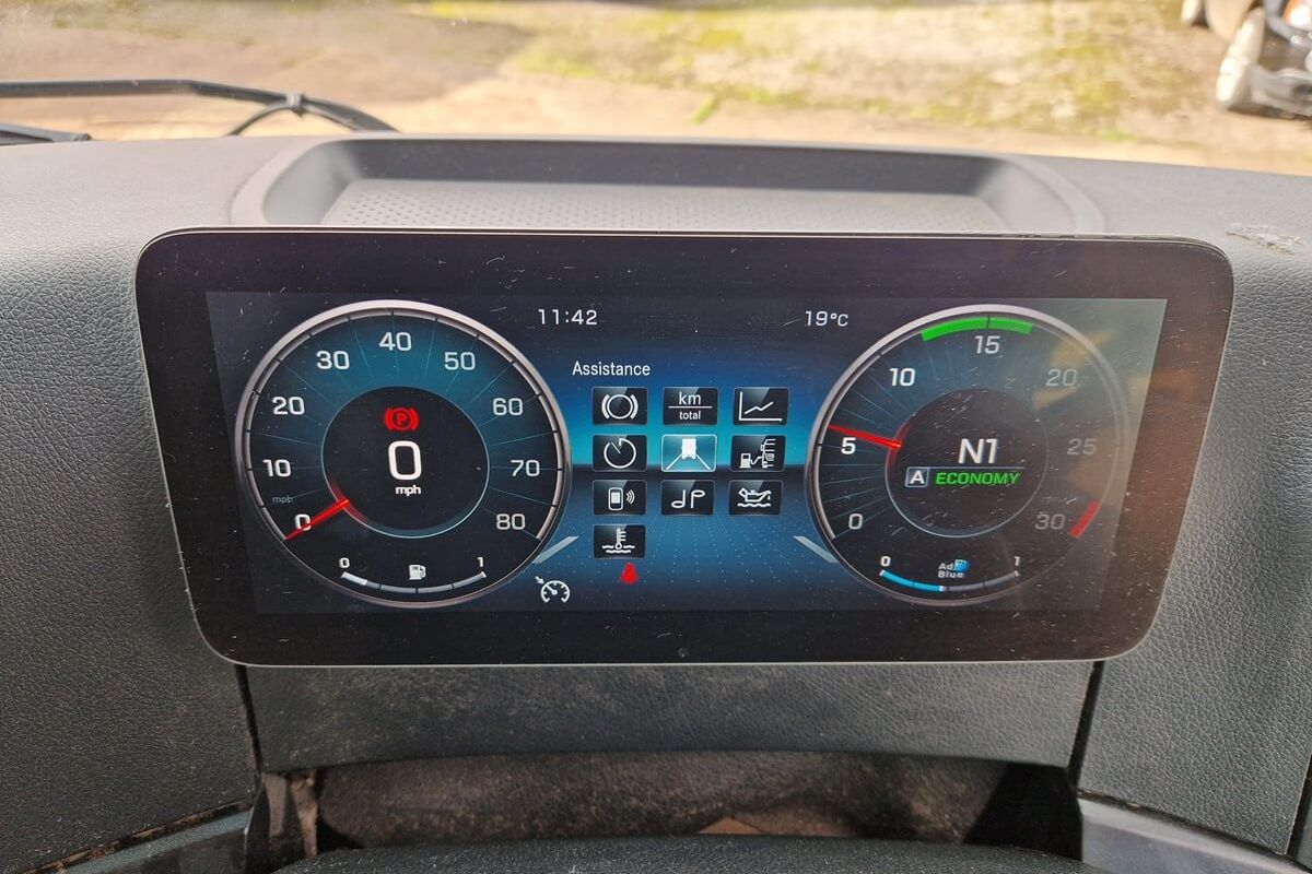 Mercedes Benz Actros 18 24 image 14