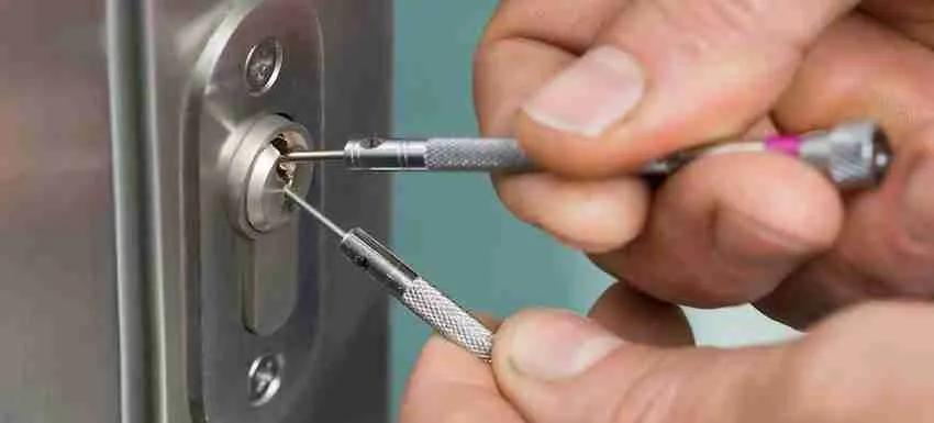 The Art of Lockpicking (It's Not Criminal)
