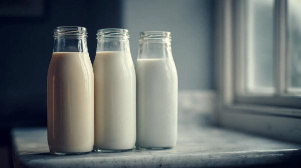 全脂、低脂、脱脂牛奶：到底该怎么选？