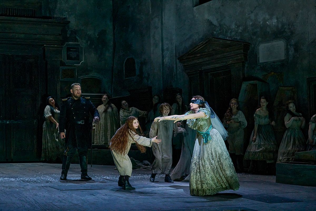 Beatrice Schneider in Macbeth - Canadian Opera Company