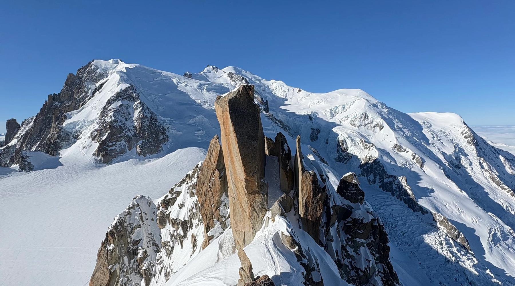 Aig. du Midi 3842m - Arête des Cosmiques