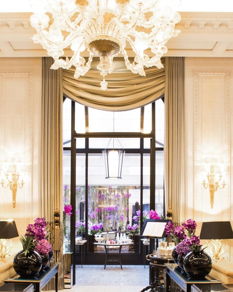 Four Seasons Hotel George V, Paris — photograph 2