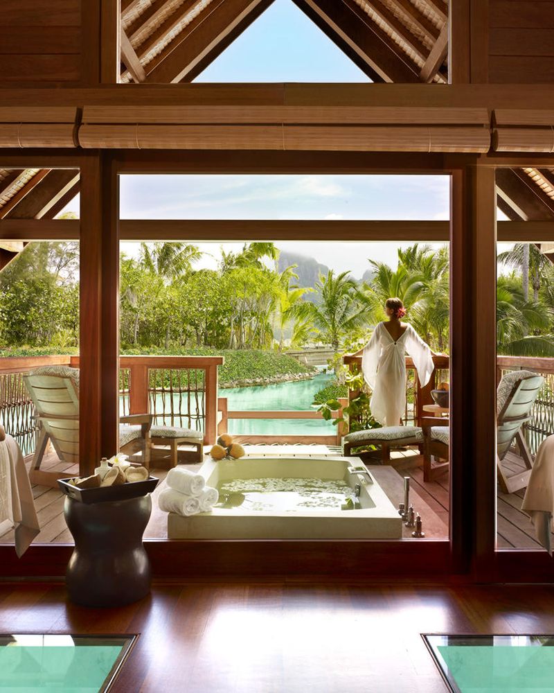 Four Seasons Bora Bora — photograph 1
