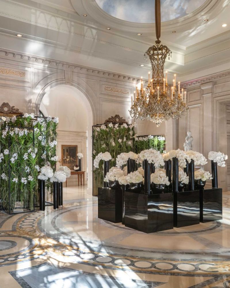 Four Seasons Hotel George V, Paris — photograph 1