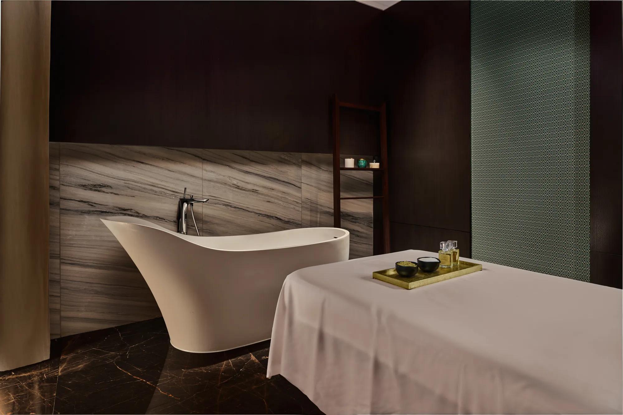 rosewood bangkok official 14