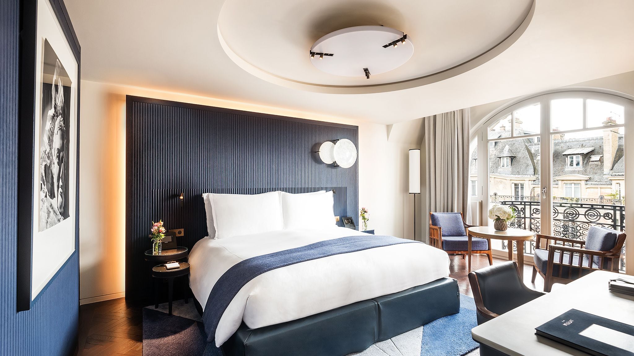 Deluxe room with wrought-iron Juliet balcony