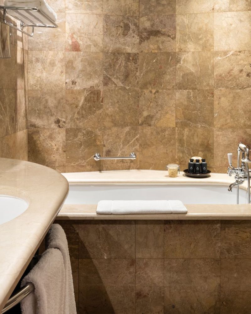 como the halkin official 8