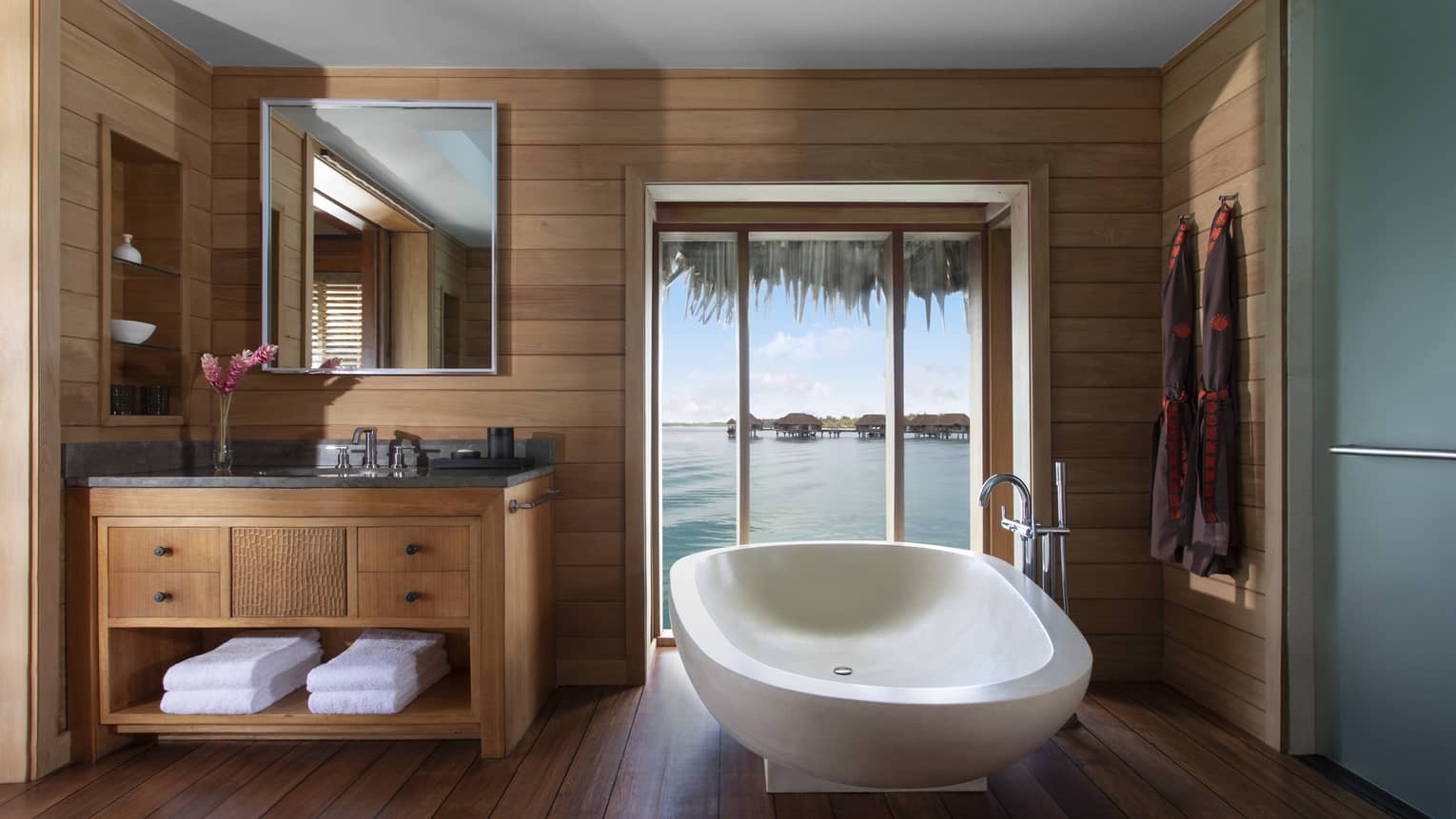 Four Seasons Bora Bora, photo 4