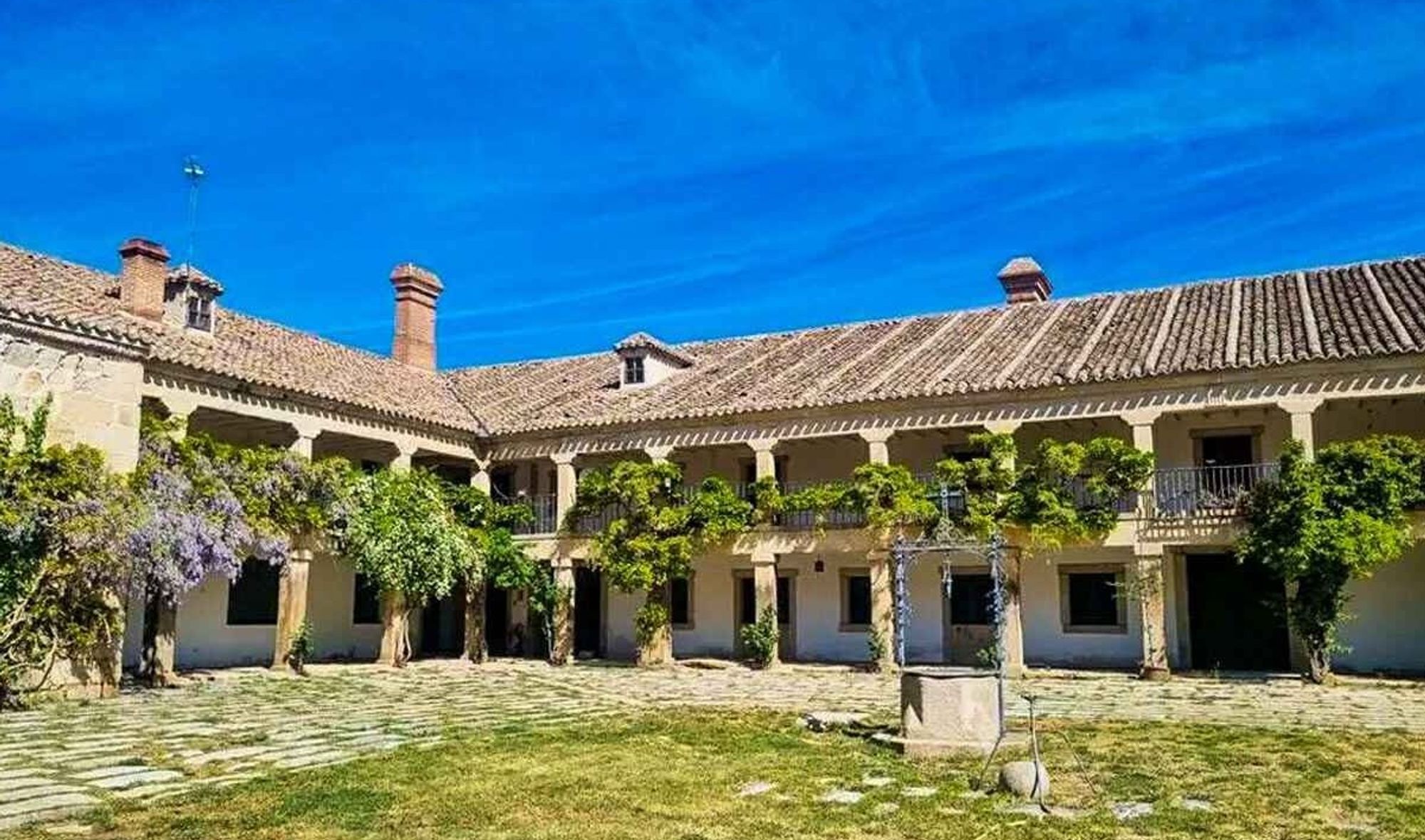 Six Senses Quexigal Palace