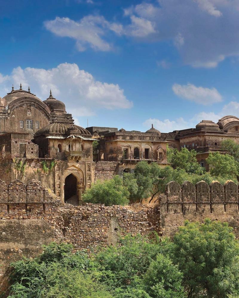 Six Senses Fort Barwara — the setting