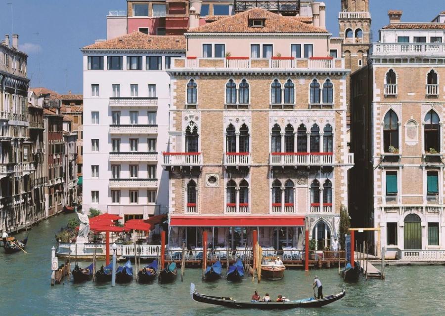 Rosewood Hotel Bauer