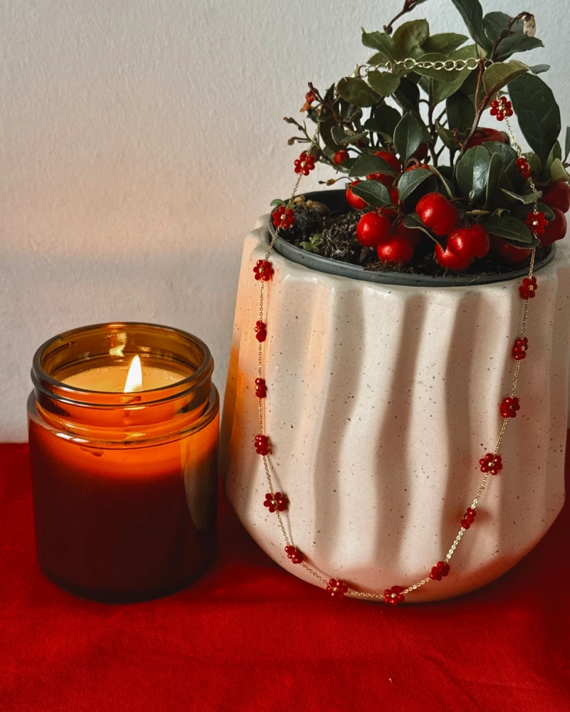 Red Daisies Necklace