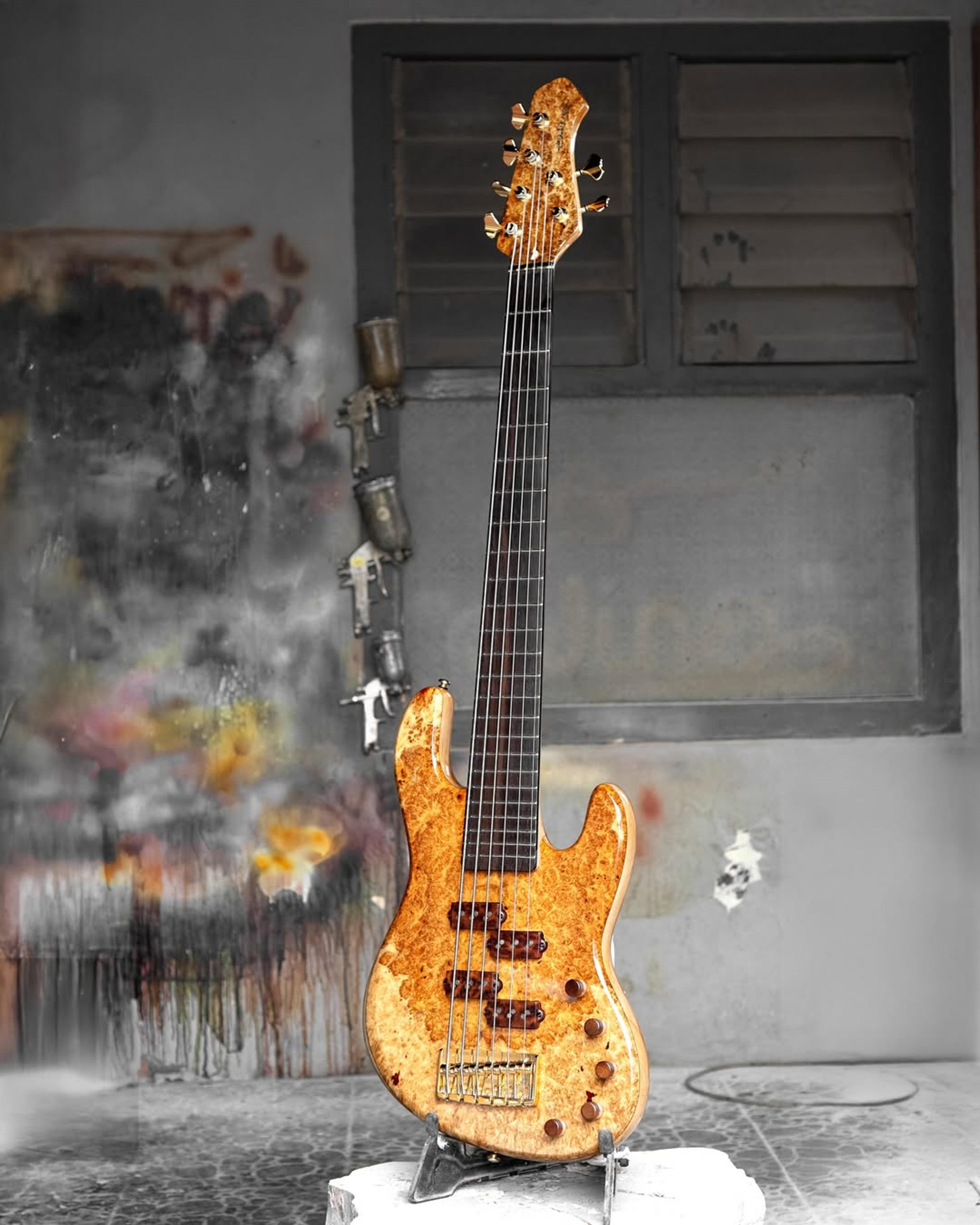Full front view of the ODIENG KJ 6 string bass