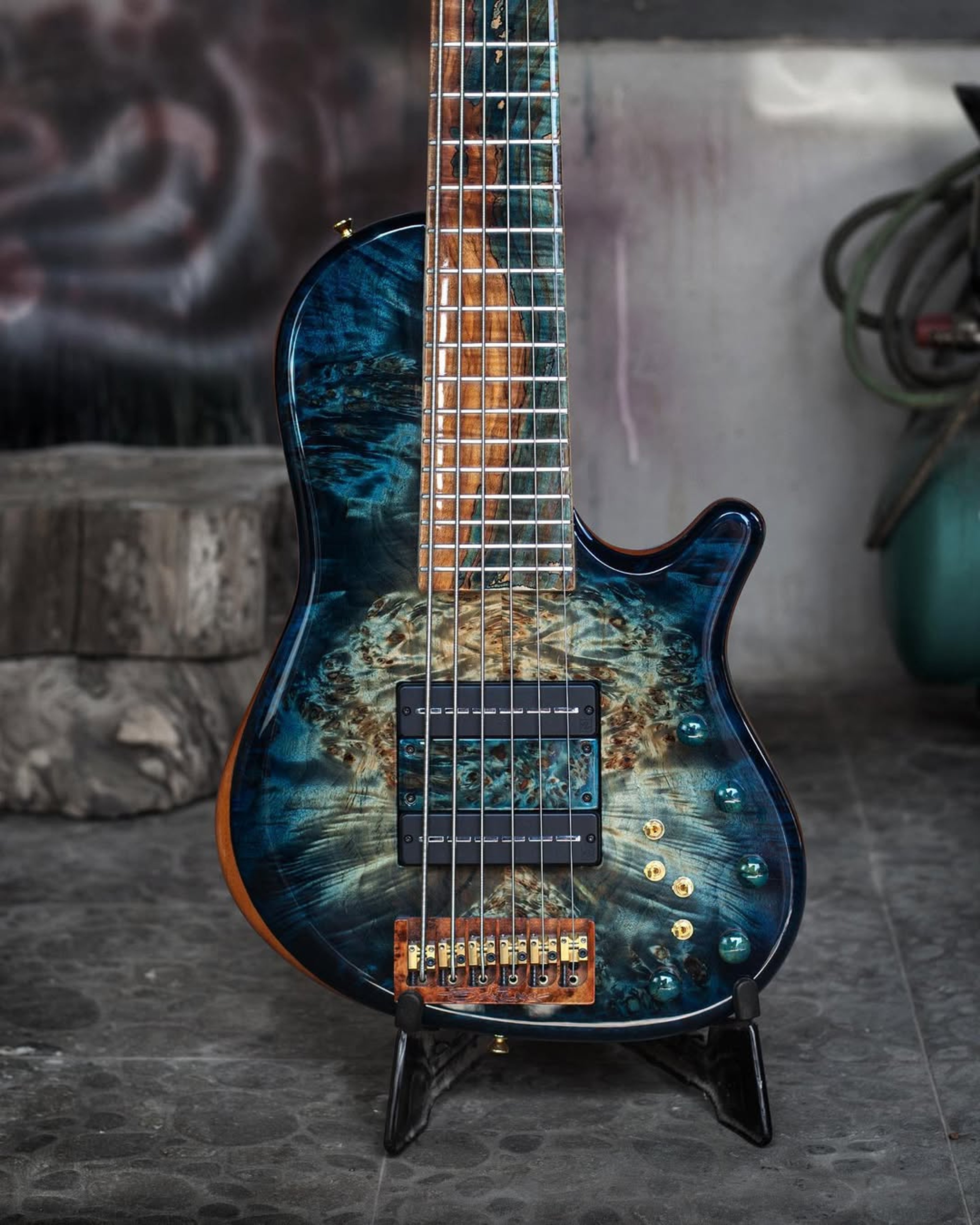 Front body view of the ODIENG Nebula 6 string bass