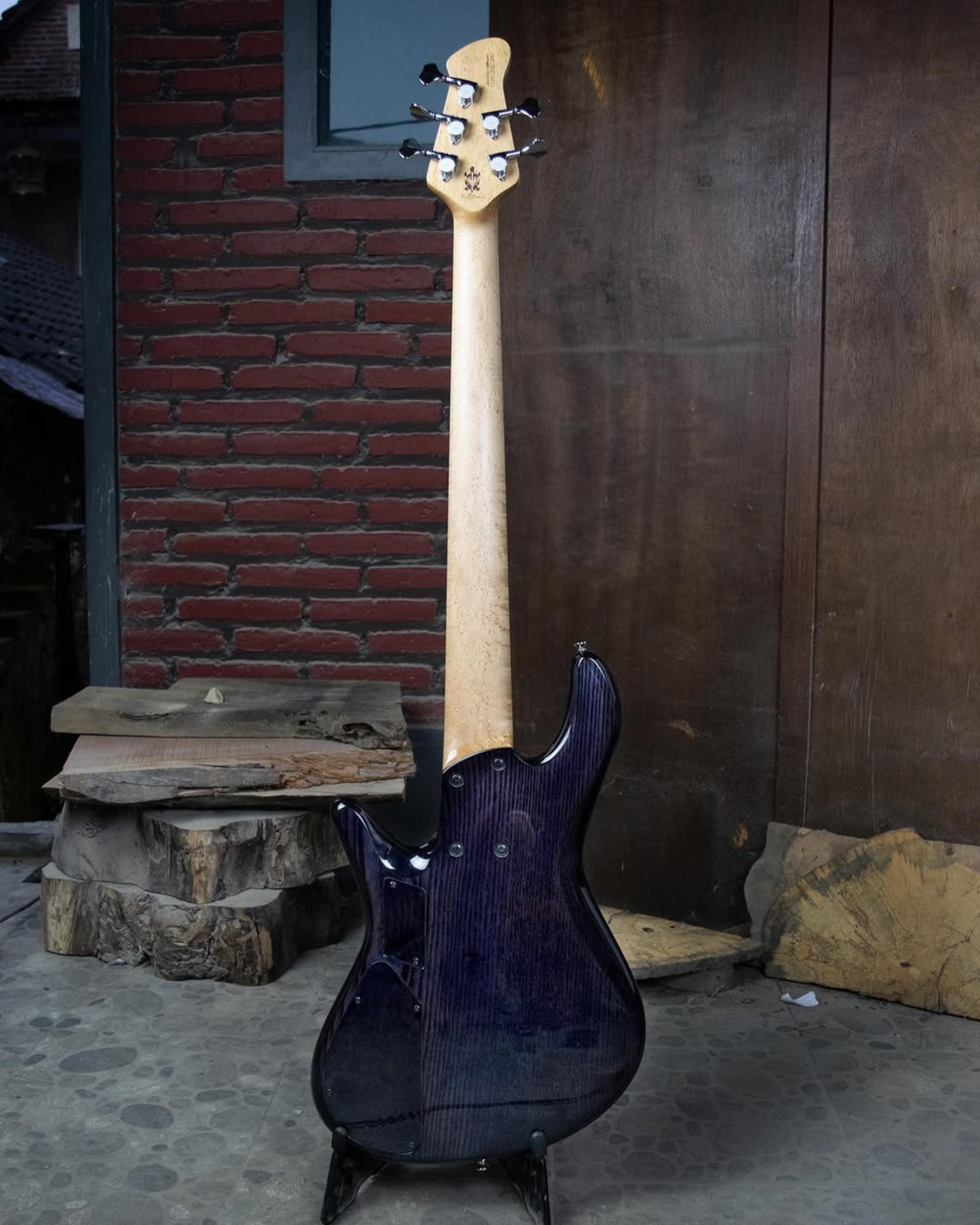 Full Back front view of the ODIENG INZ 5 string bass
