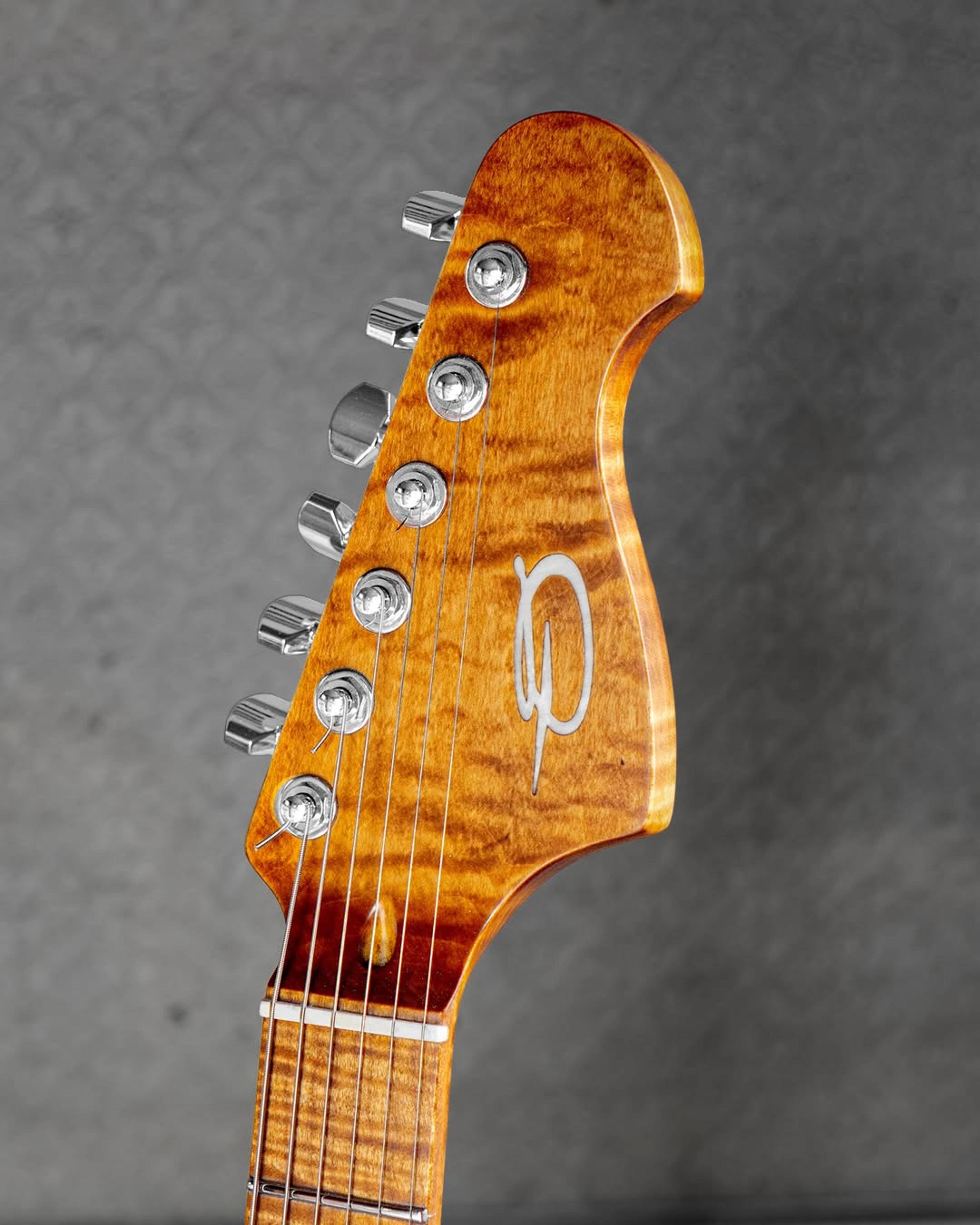 Front Headstock view of the ODIENG UIZART 6 string guitar