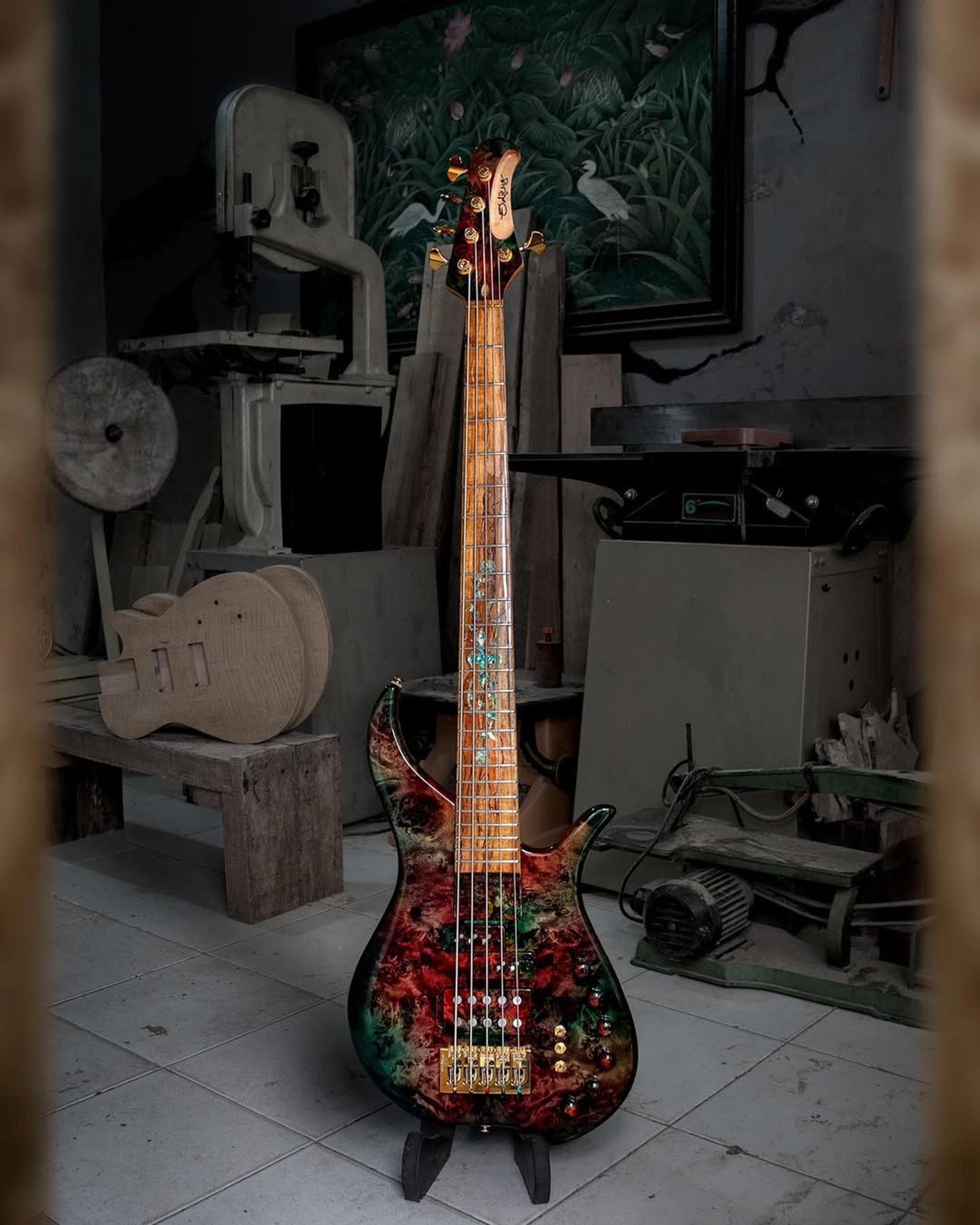 Full front view of the ODIENG Viper 5 string bass