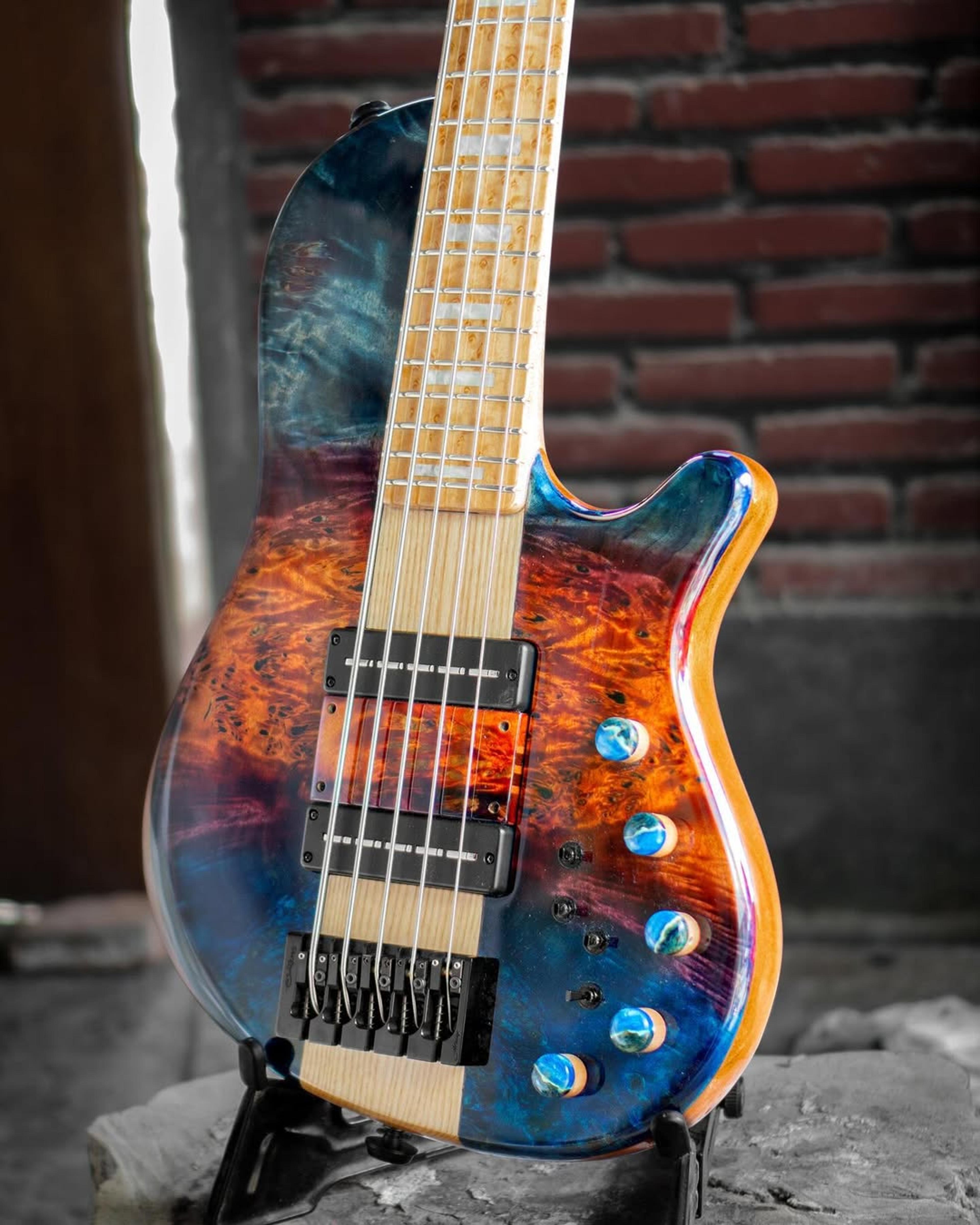 Side Body view of the ODIENG Nebula 5 string bass