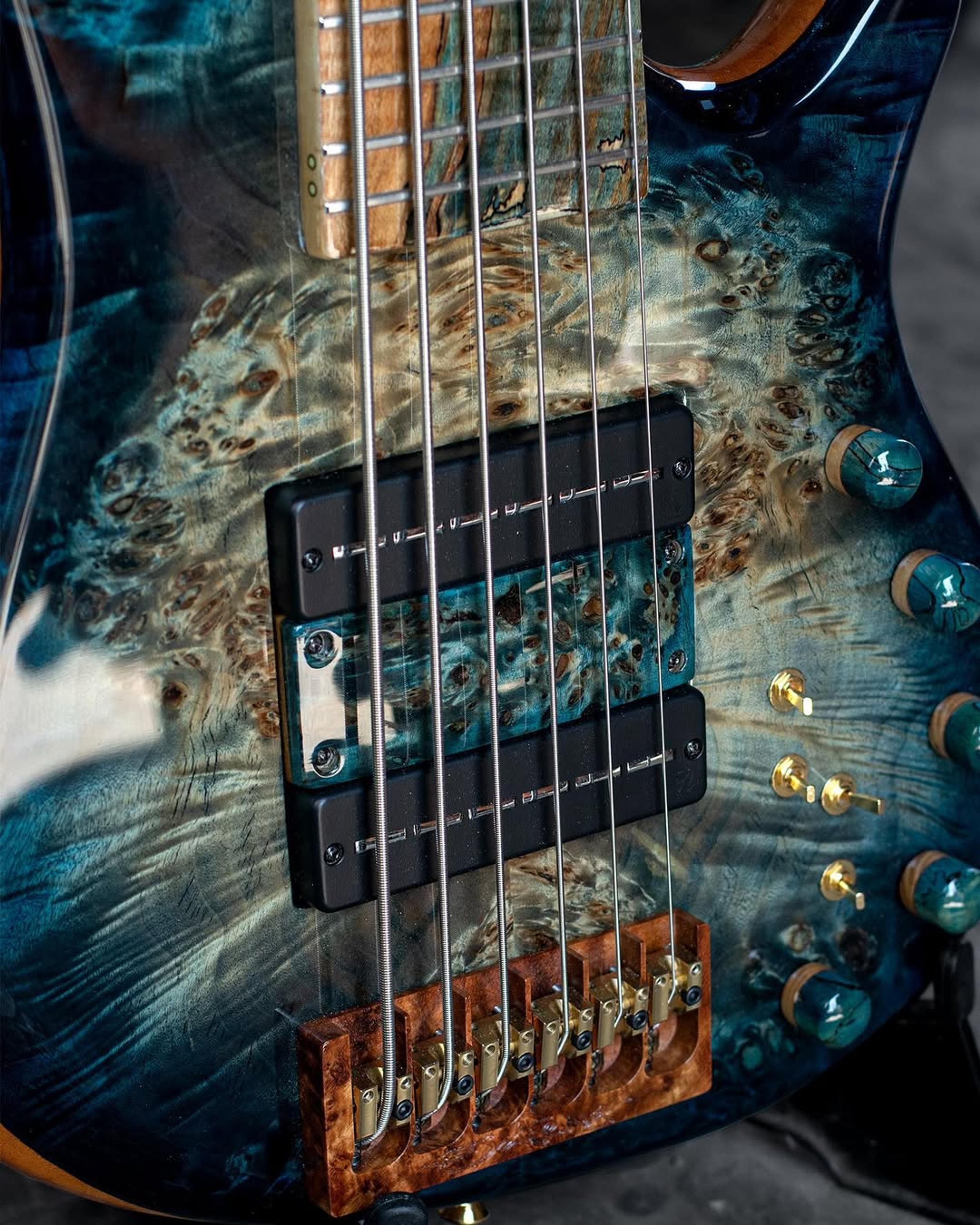 Front detail view of the ODIENG Nebula 6 string bass