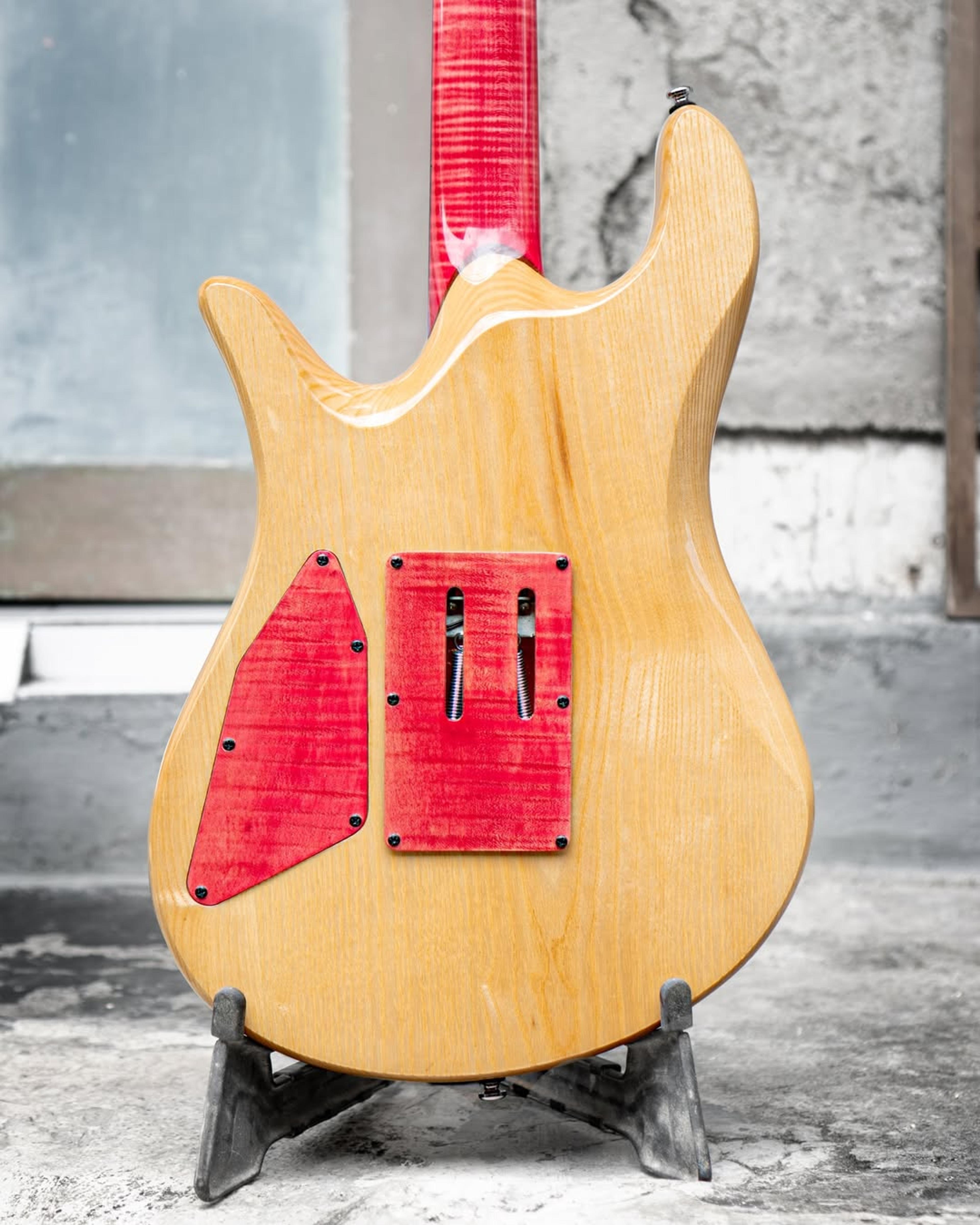 Back body view of the ODIENG  Serephin 6 string guitar