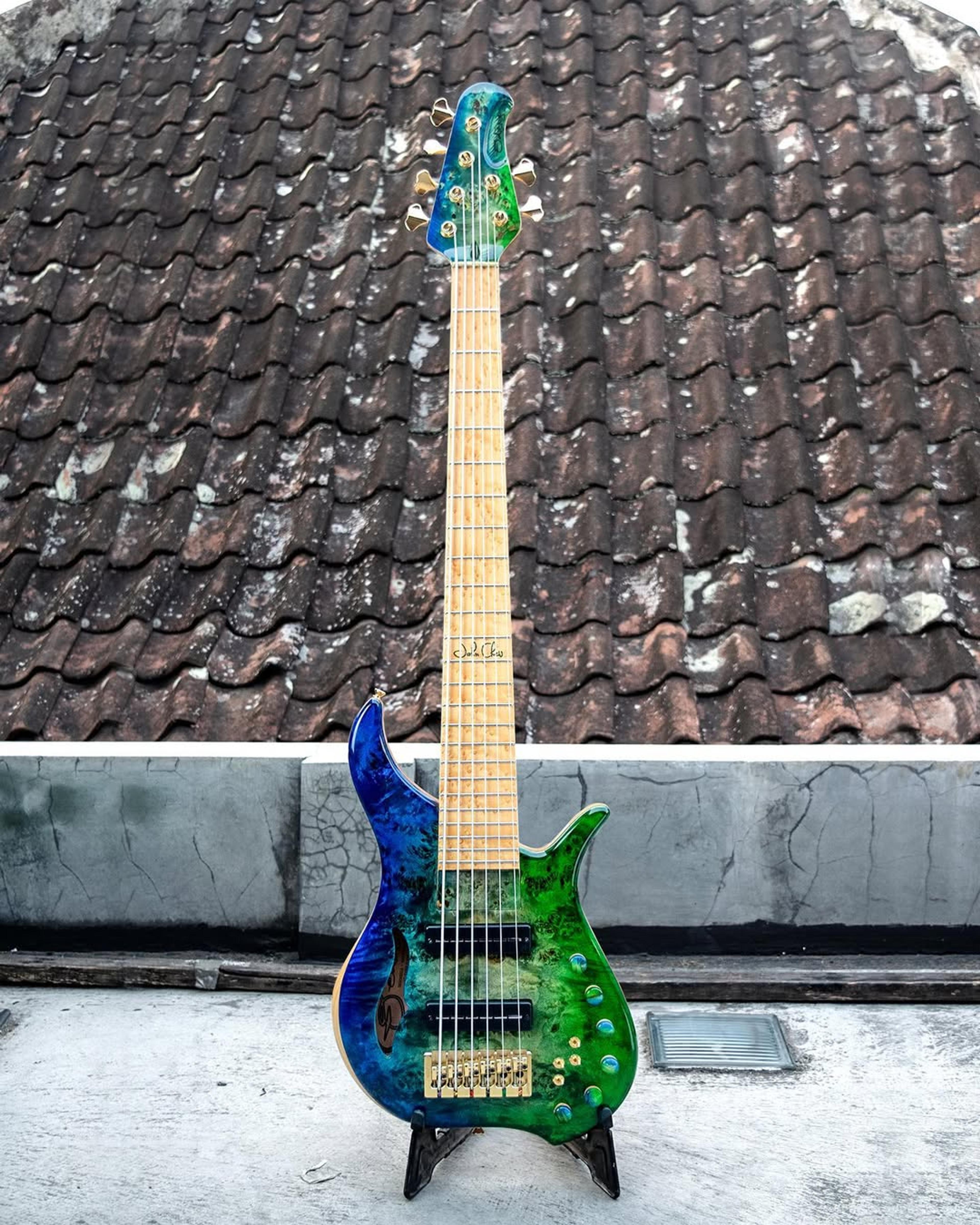 Full front view of the ODIENG Viper 6 string bass