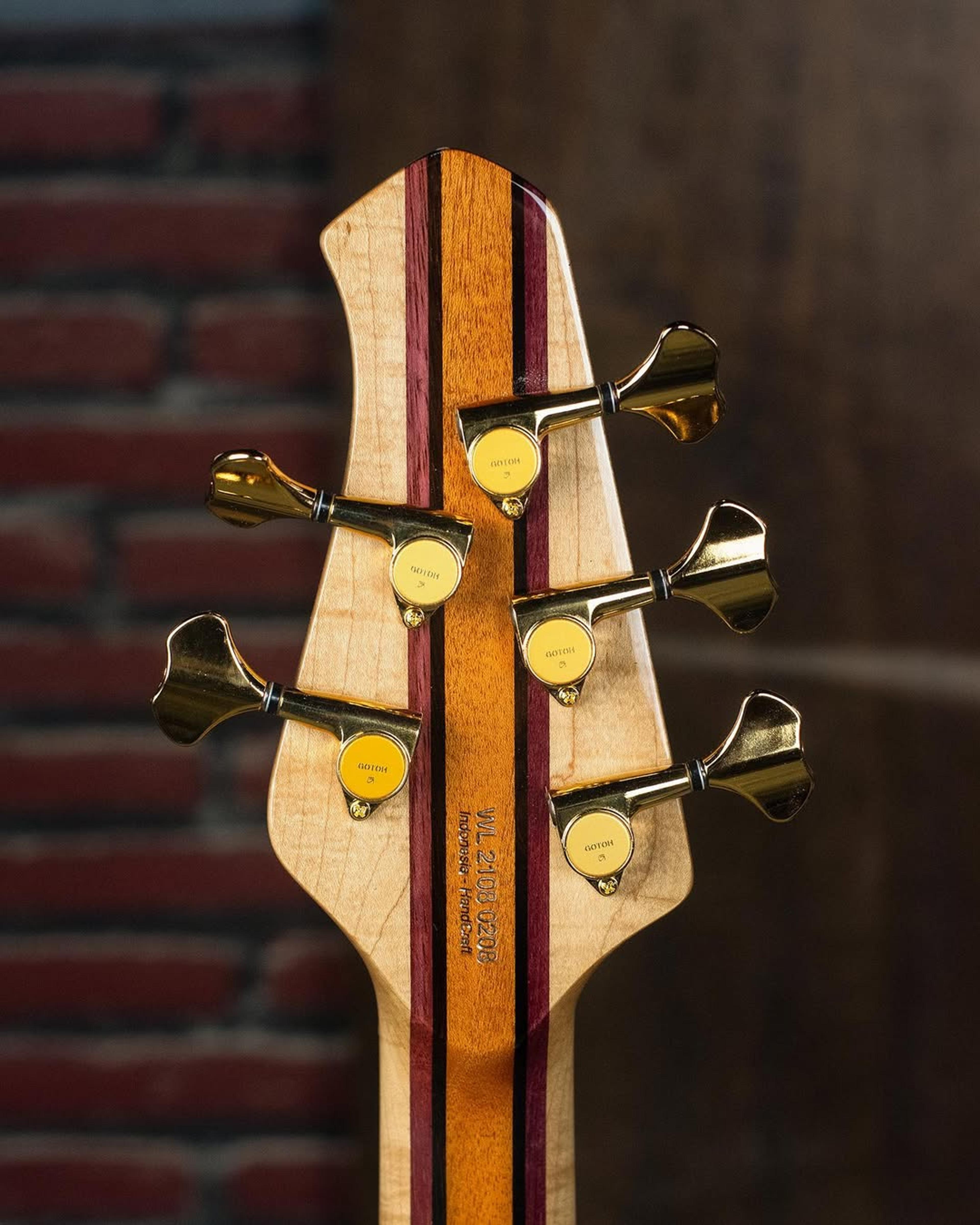Back Headstock view of the ODIENG Nebula 5 string bass
