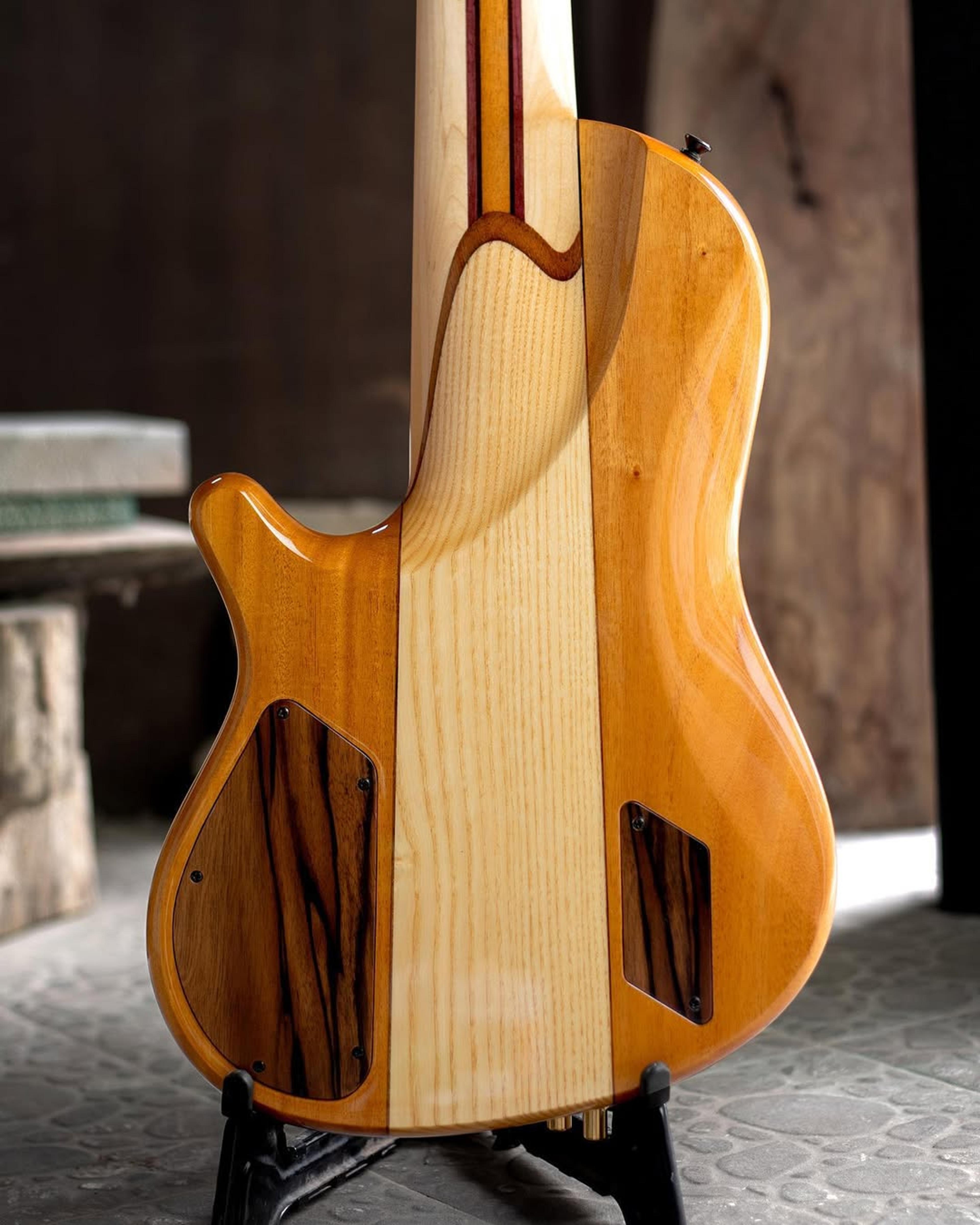 Back body view of the ODIENG Nebula Headless 6 string bass