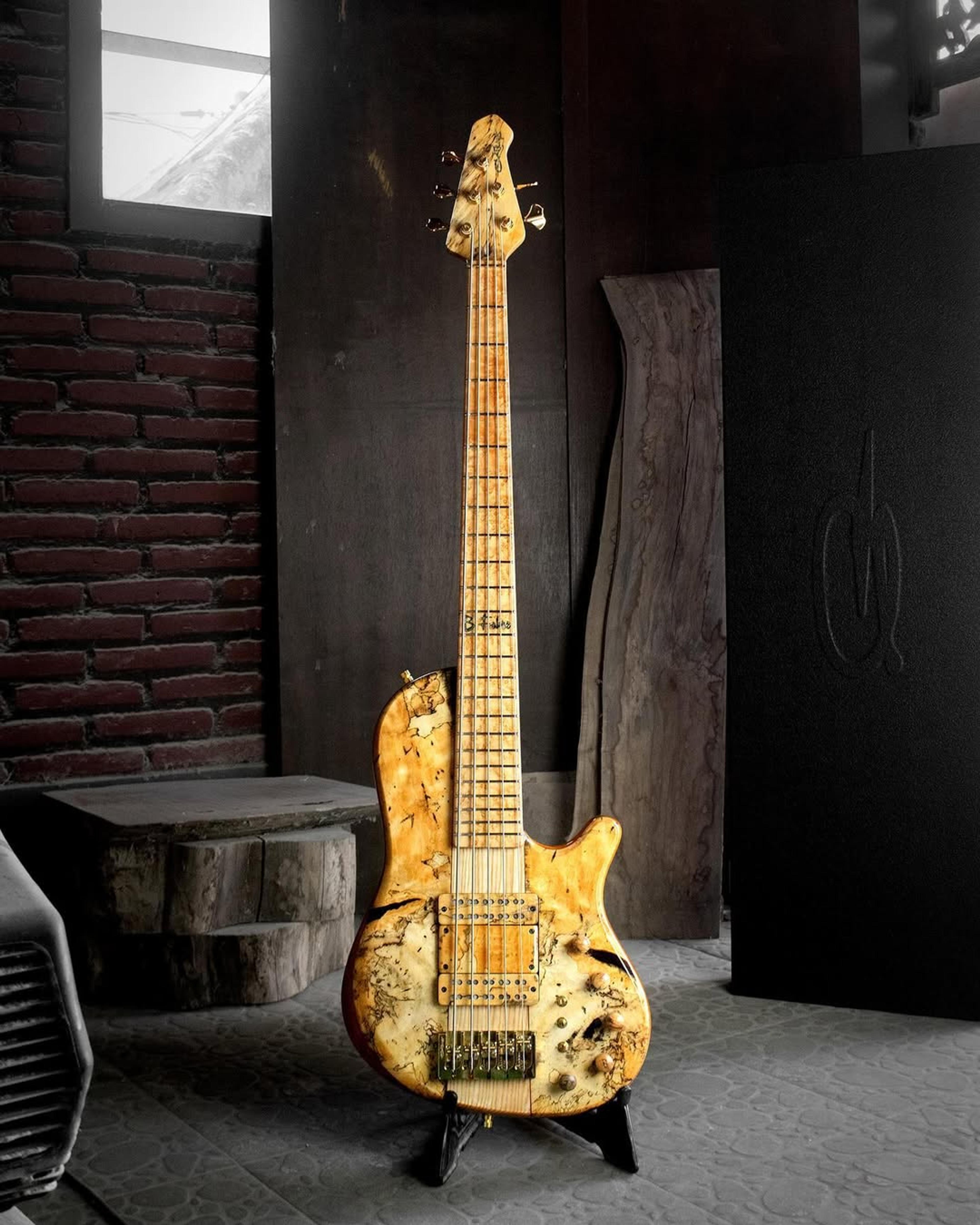 Full front view of the ODIENG Nebula 5 string bass