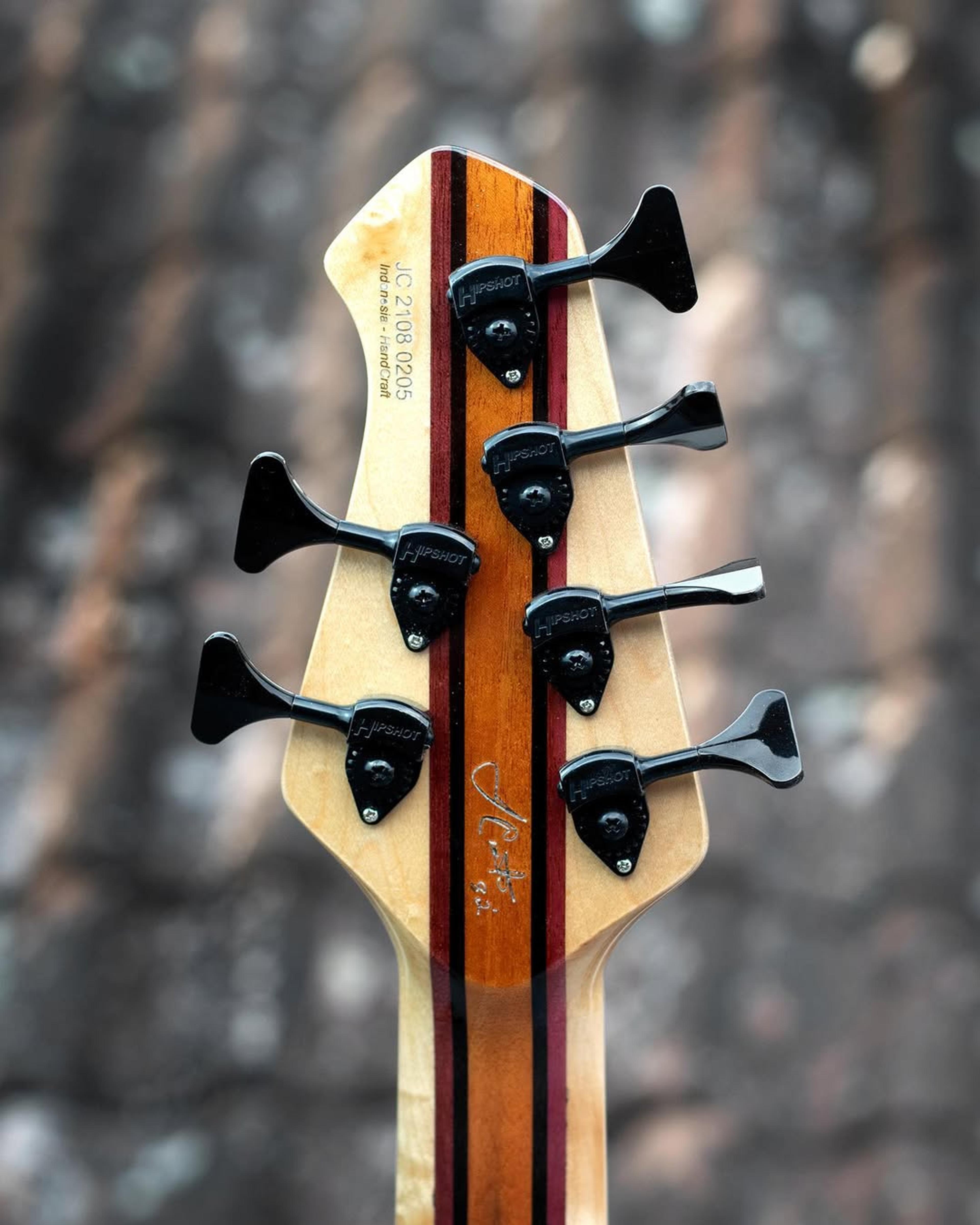 Back Headstock view of the ODIENG JC'82 V1 Signature 6 string bass