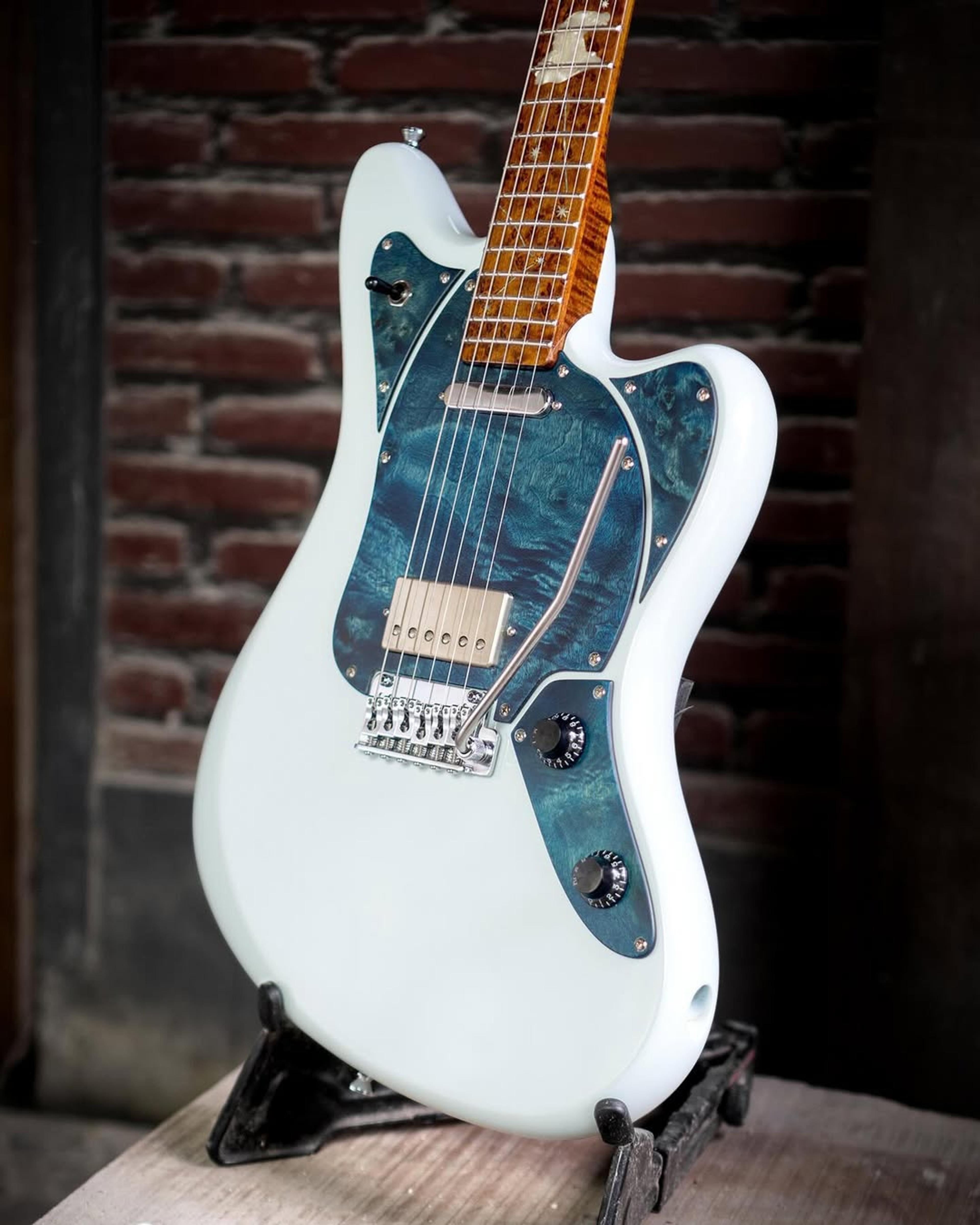 Side Body view of the ODIENG Baruna 6 string guitar
