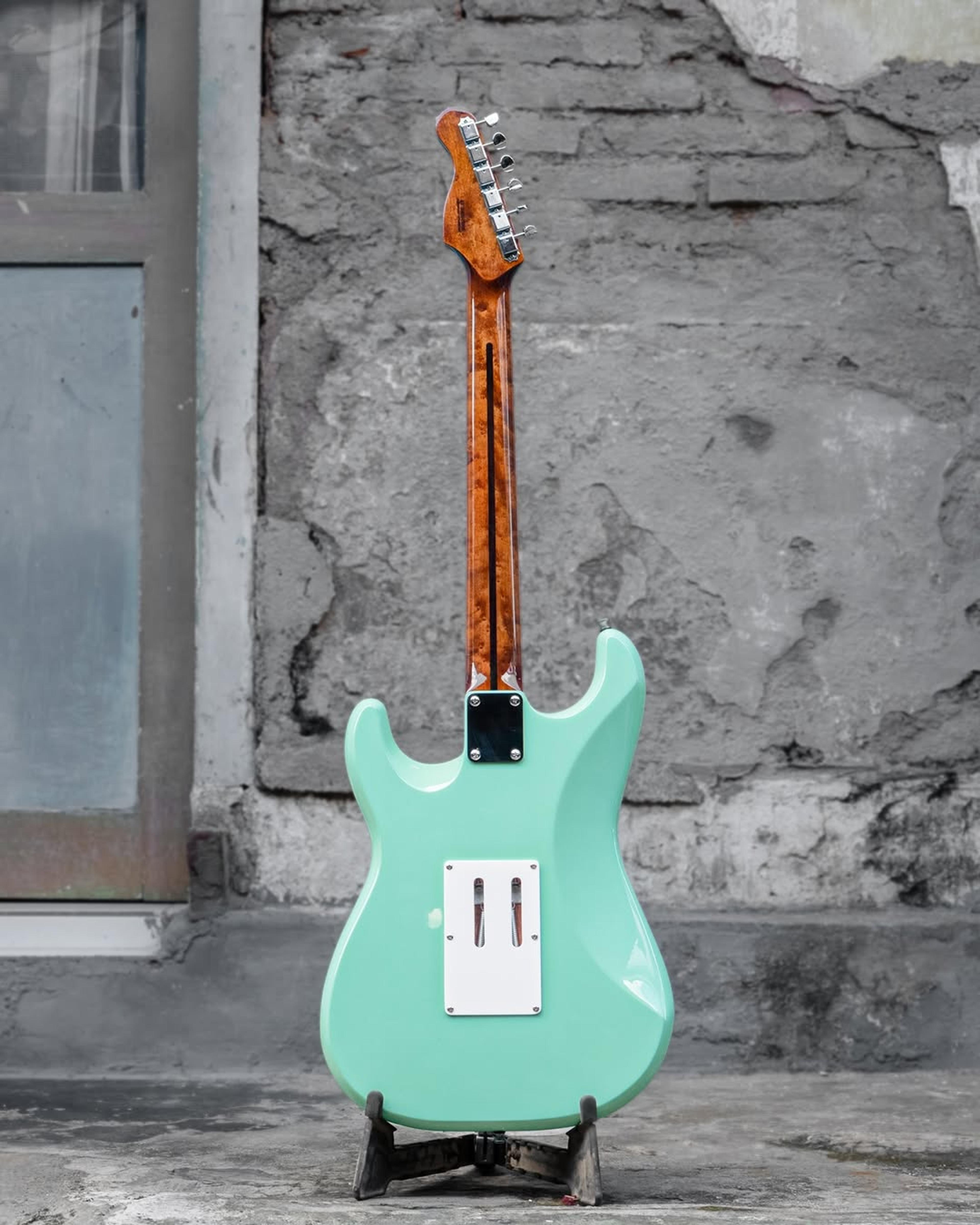 Full Back front view of the EF Uizart-2C 6 string Guitar