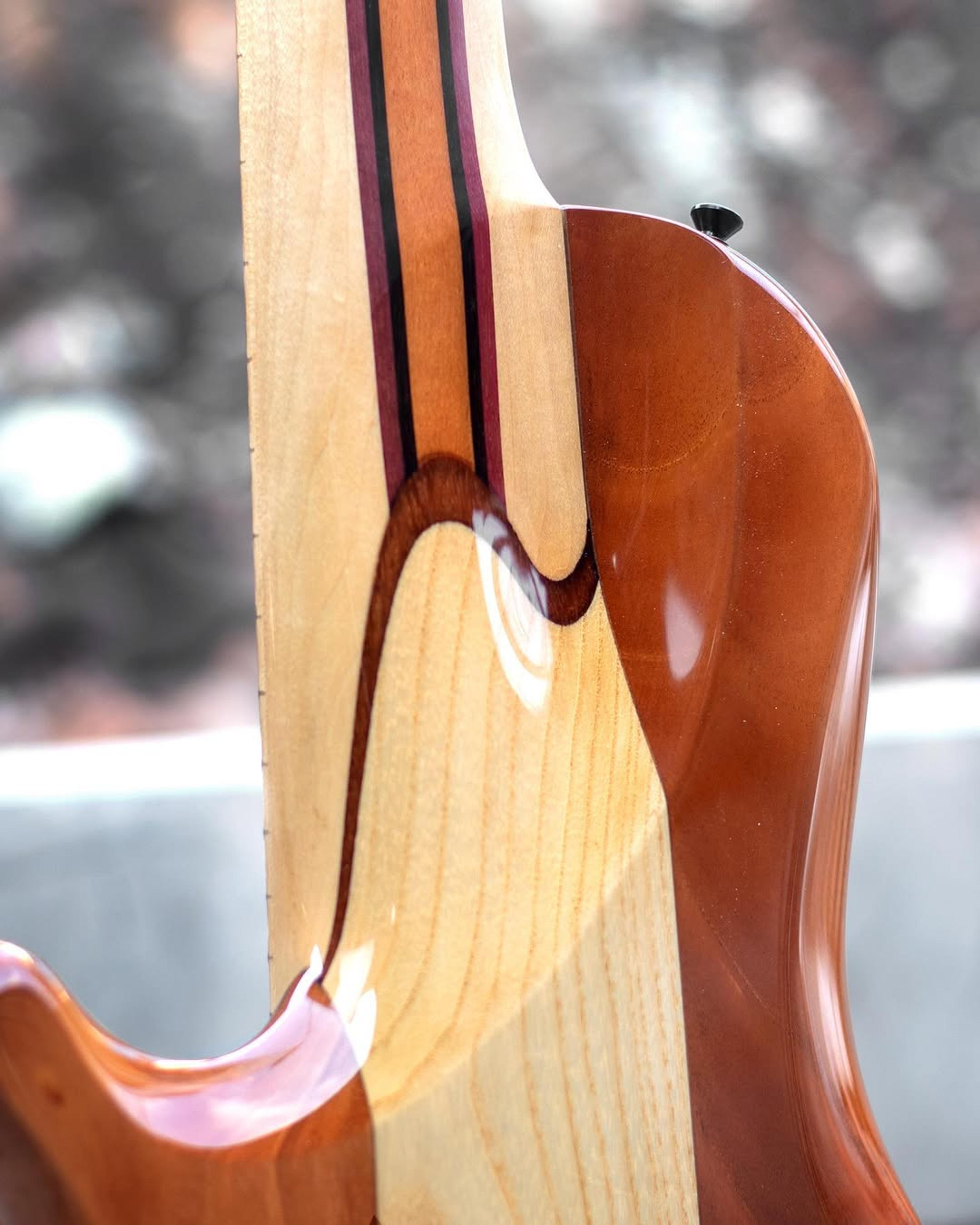 Back detail view of the ODIENG JC'82 V1 Signature 6 string bass