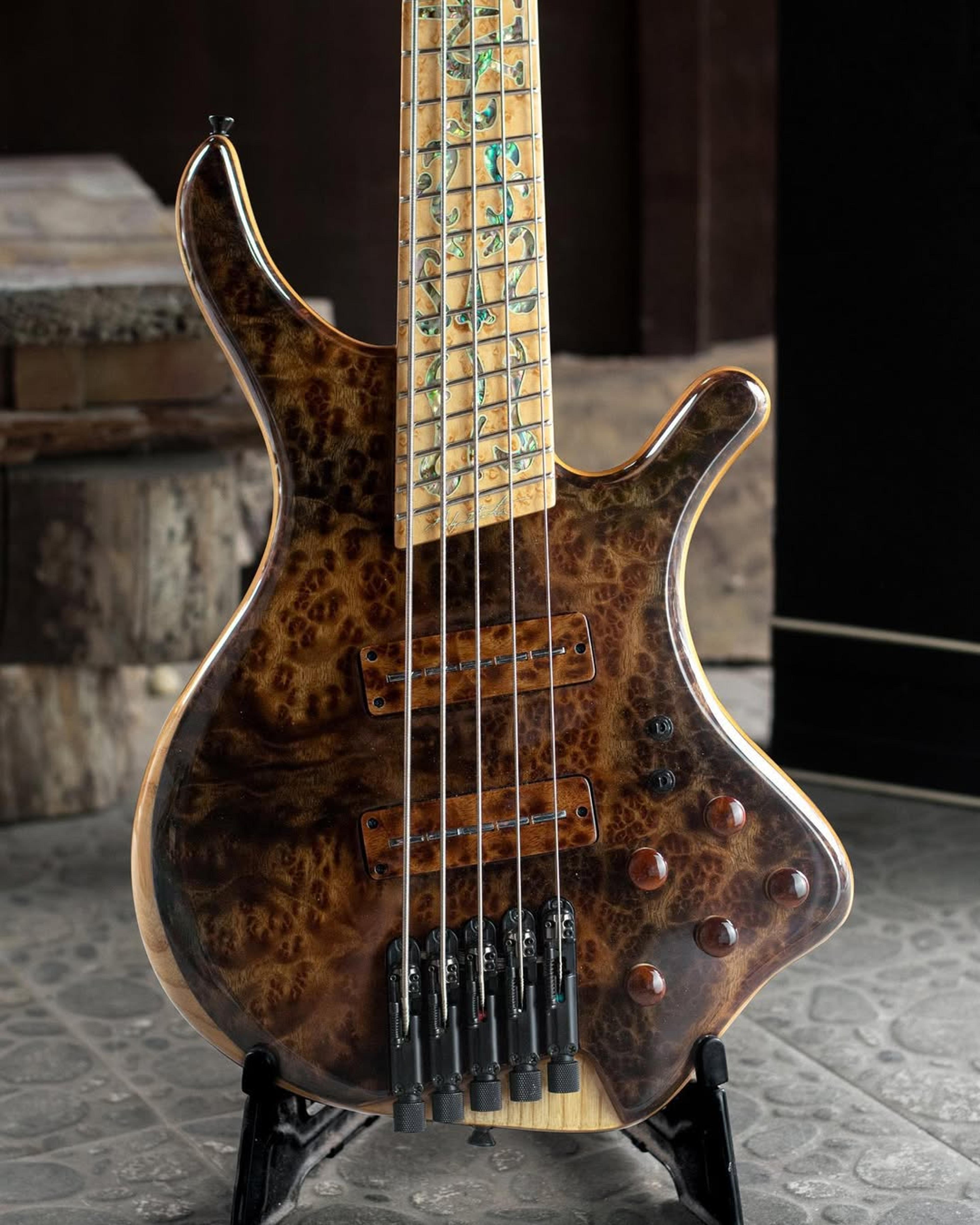 Front body view of the ODIENG Orfeo Headless 5 string bass