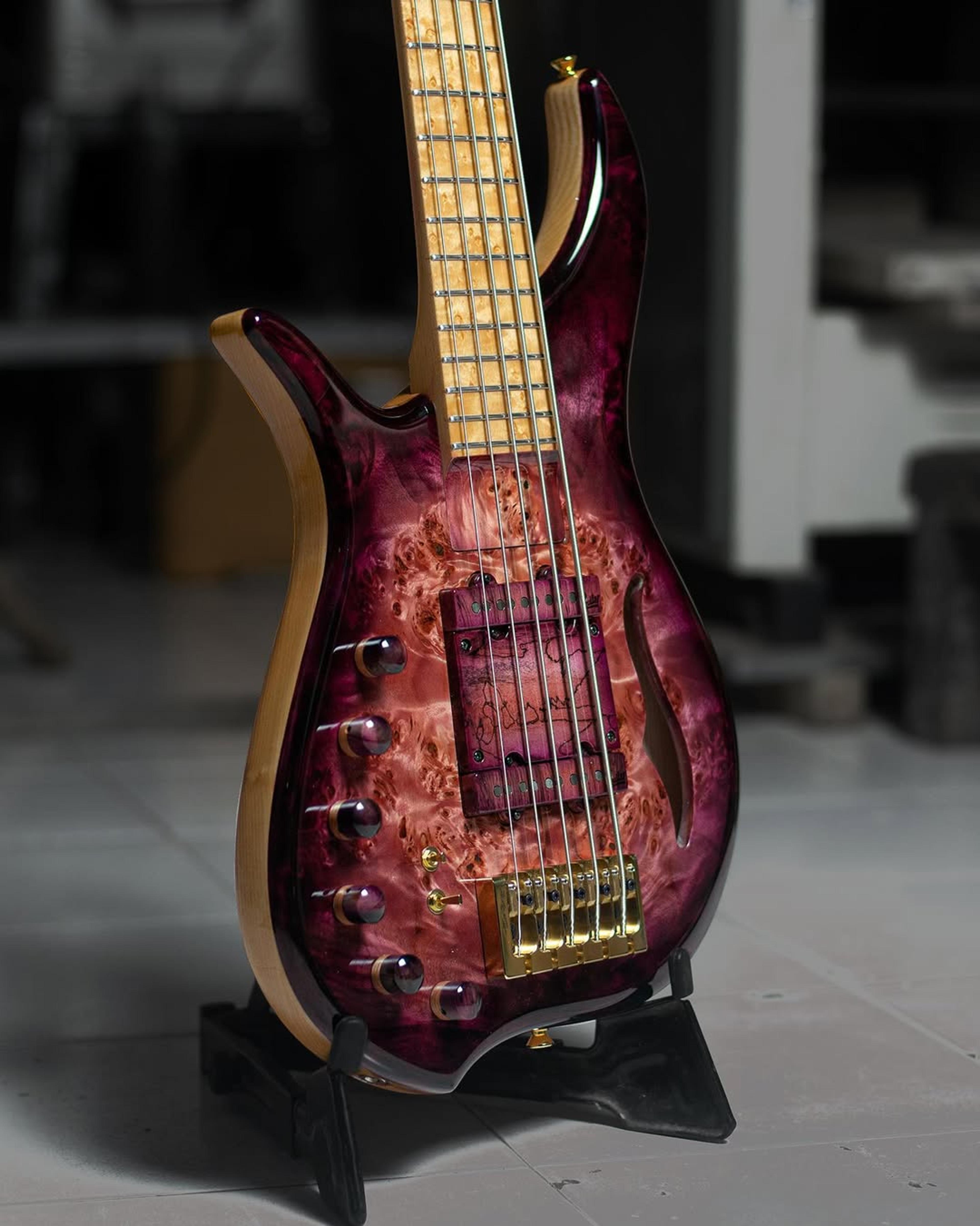 Side Body view of the ODIENG Viper 5 string bass