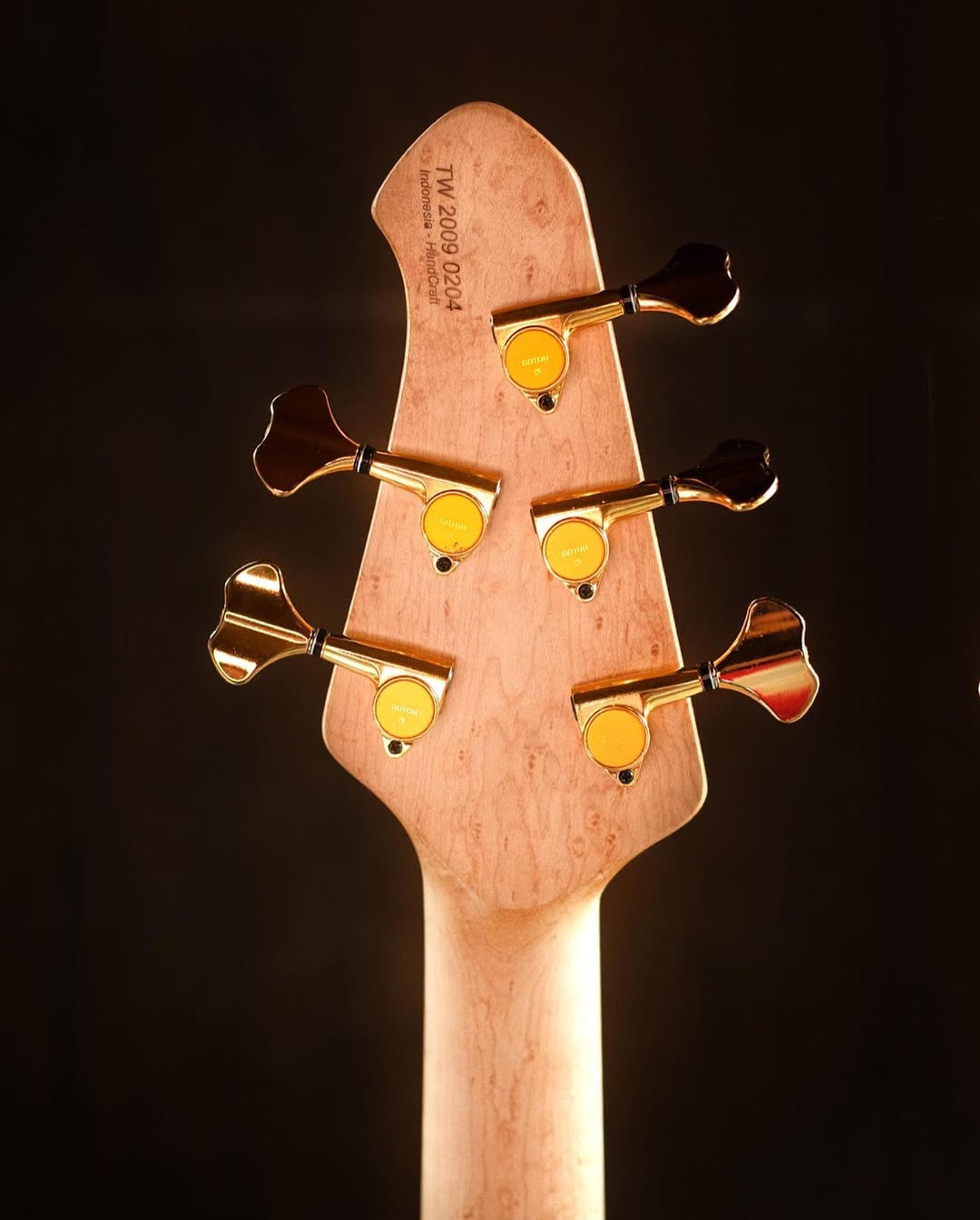 Back Headstock view of the ODIENG Nebula 5 string bass