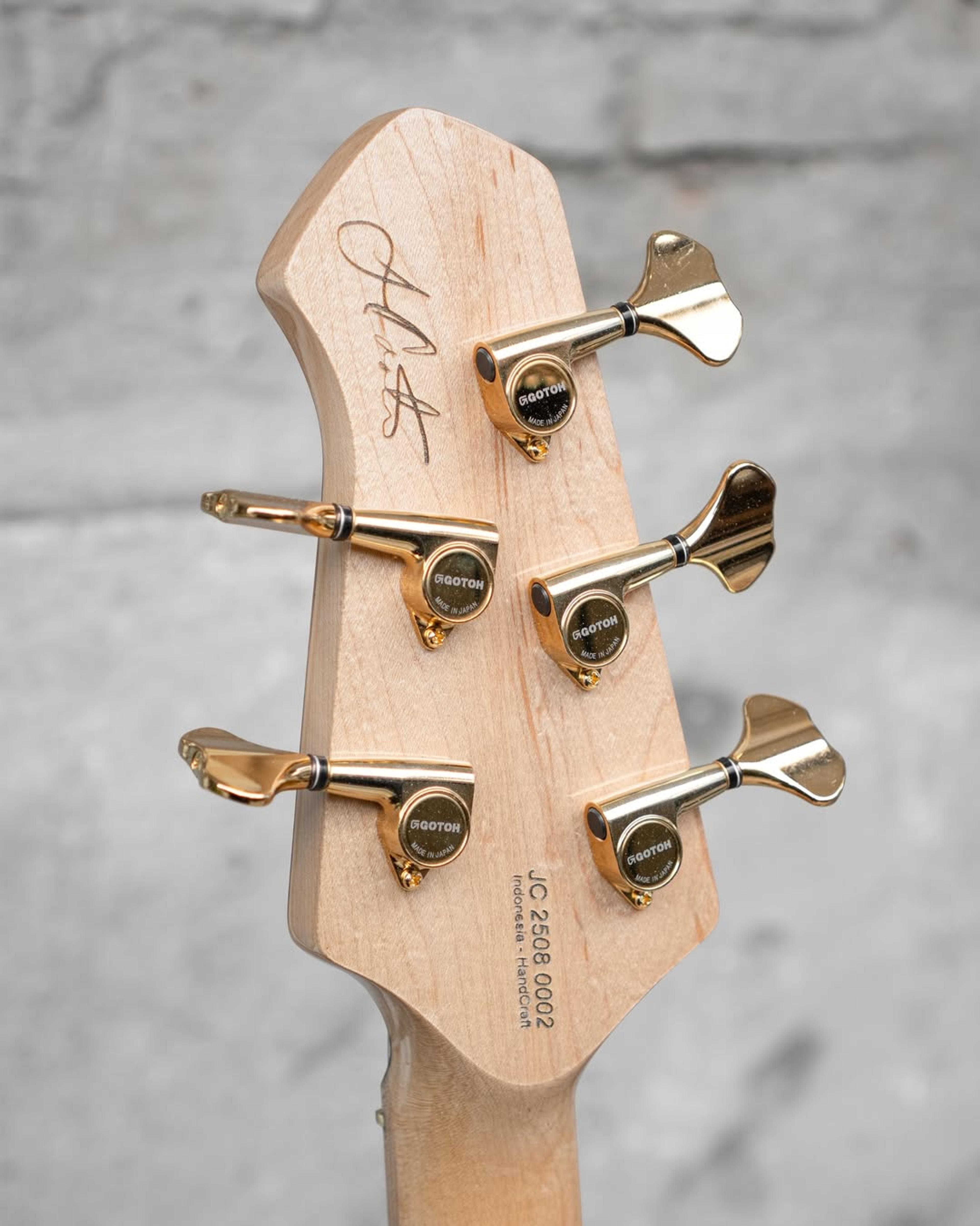 Back Headstock view of the ODIENG JC'82 V3 Signature 5 string bass