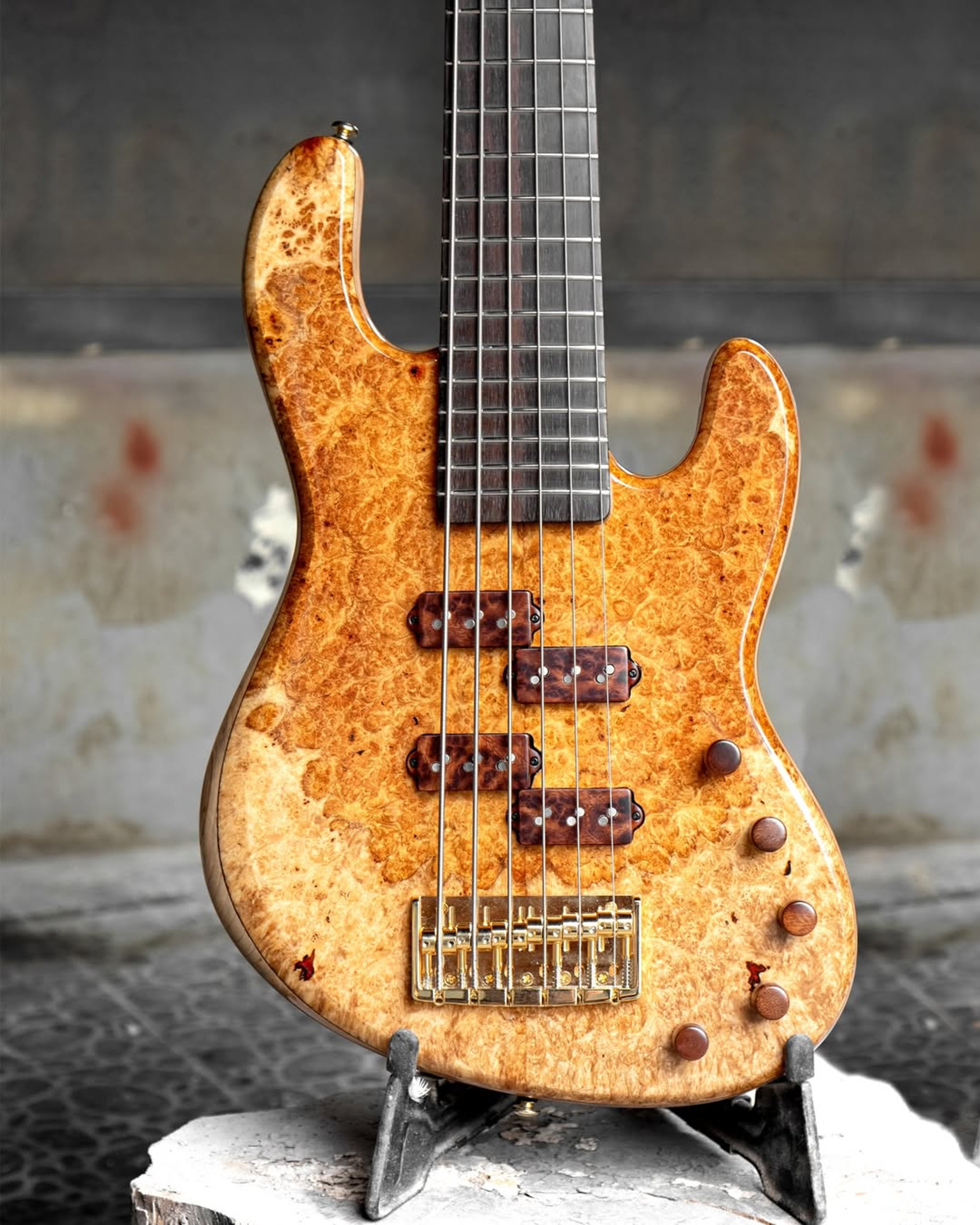 Front body view of the ODIENG KJ 6 string bass