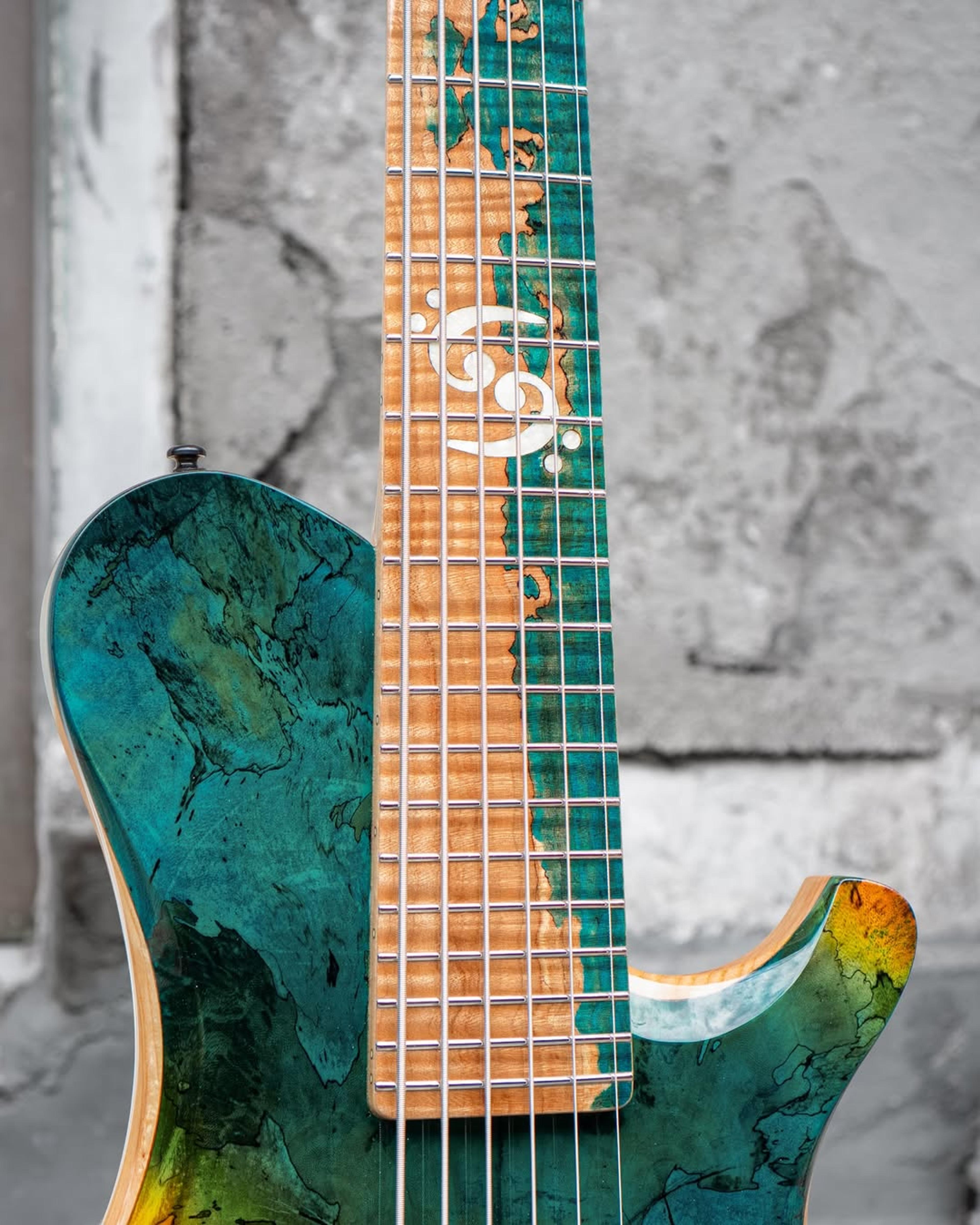 Front detail fretboard view of the ODIENG XJB 6 string bass