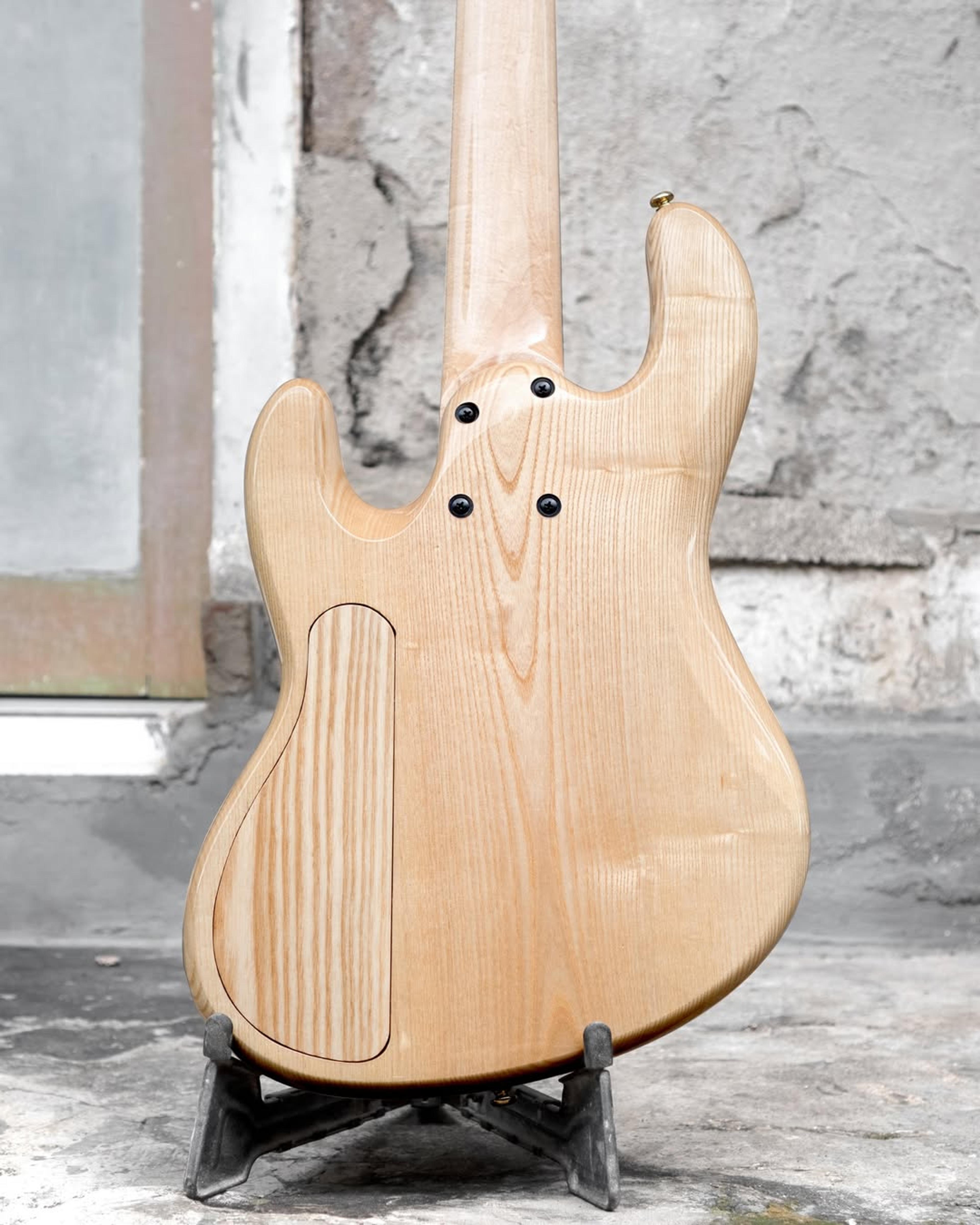 Back body view of the ODIENG JC'82 V3 Signature 5 string bass